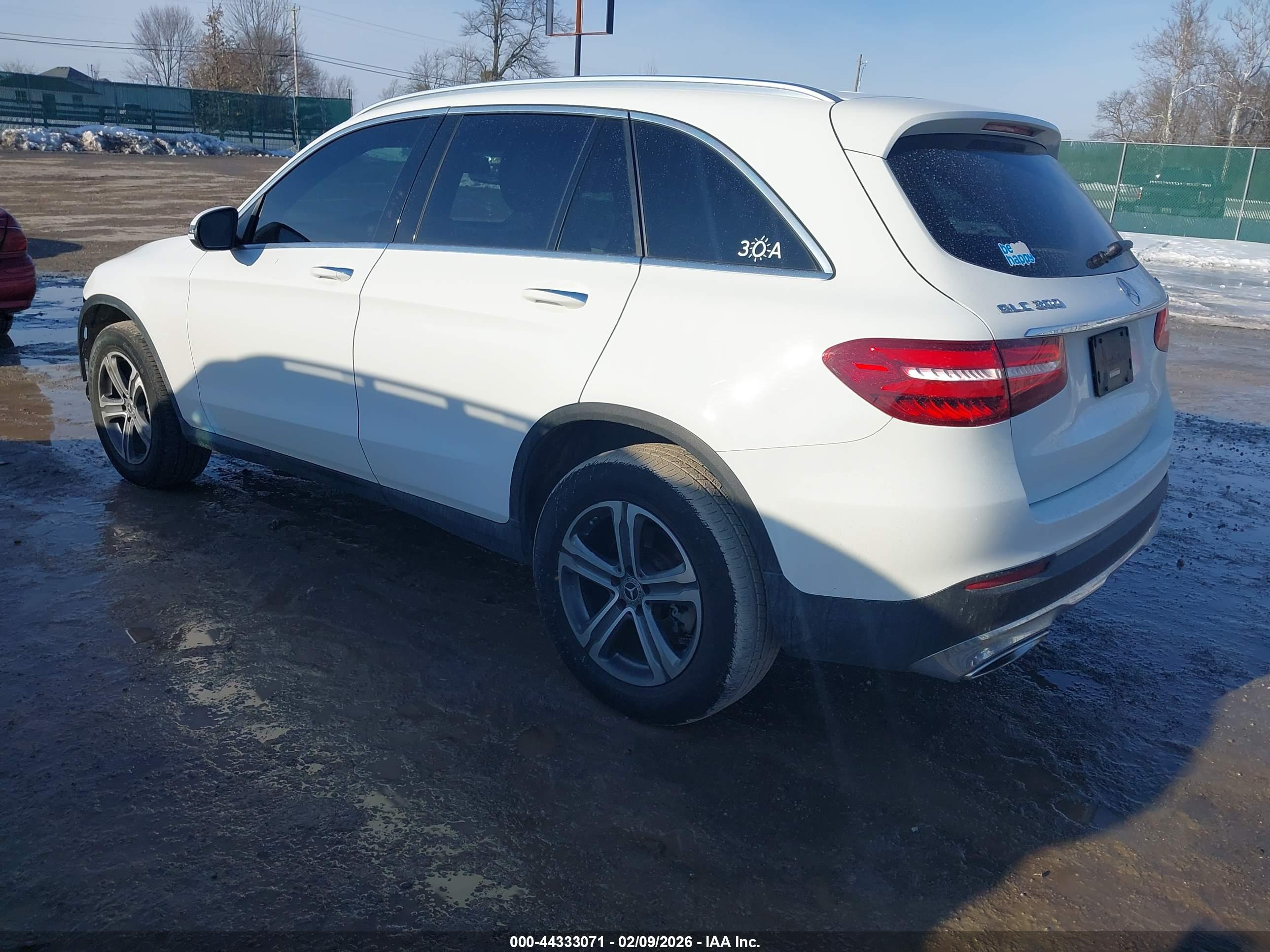 MERCEDES-BENZ GLC image 3