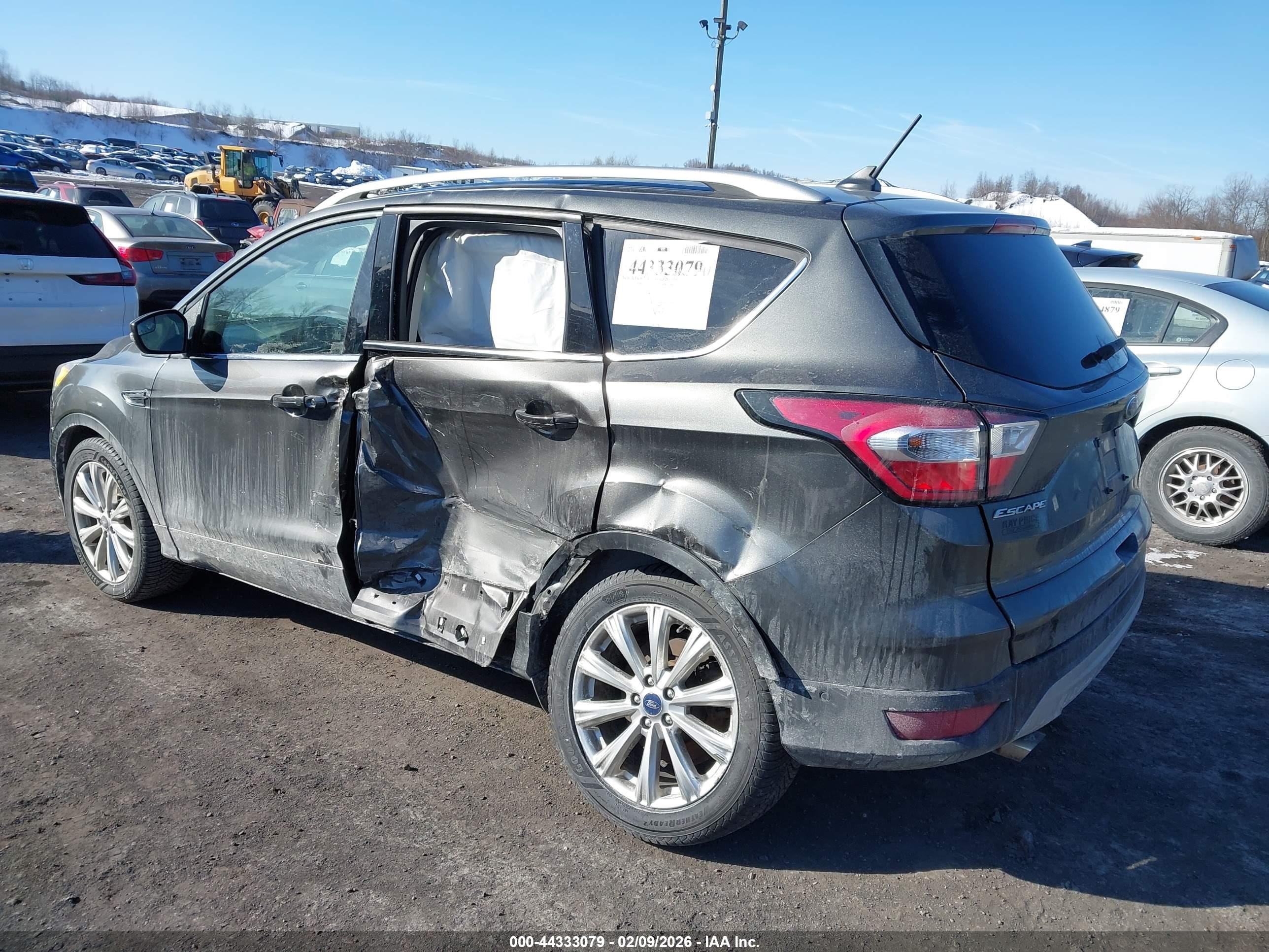 FORD ESCAPE image 3
