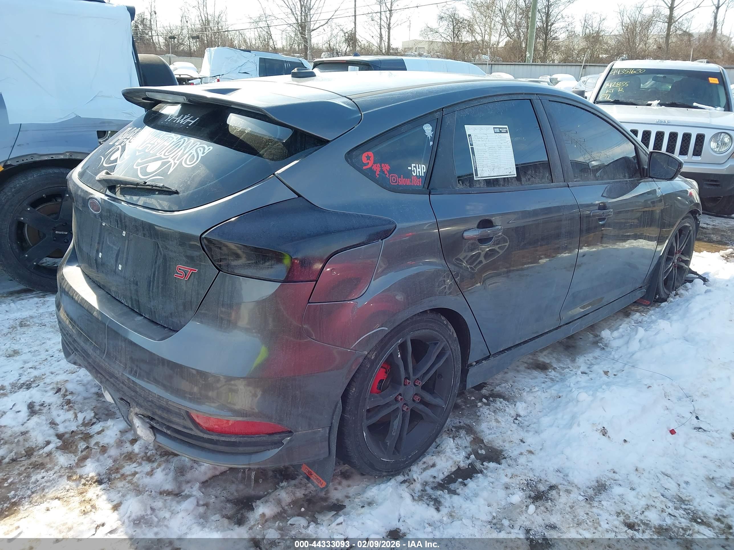 FORD FOCUS image 4