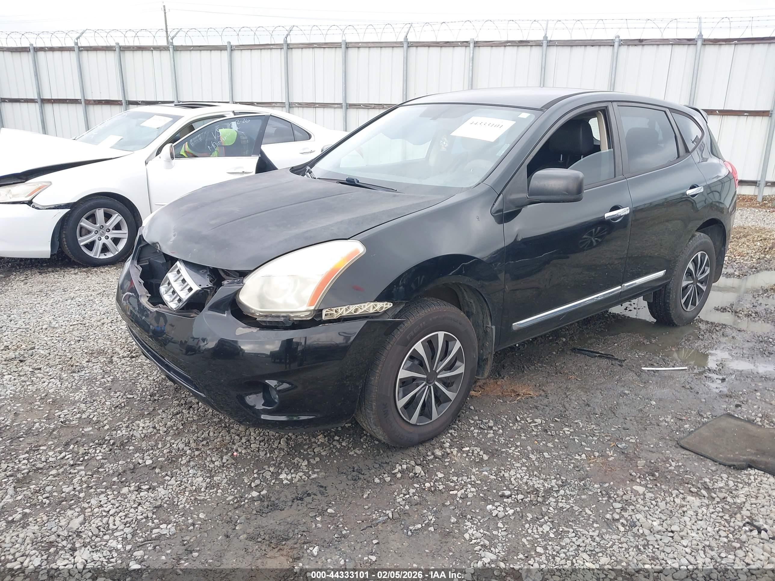NISSAN ROGUE image 2