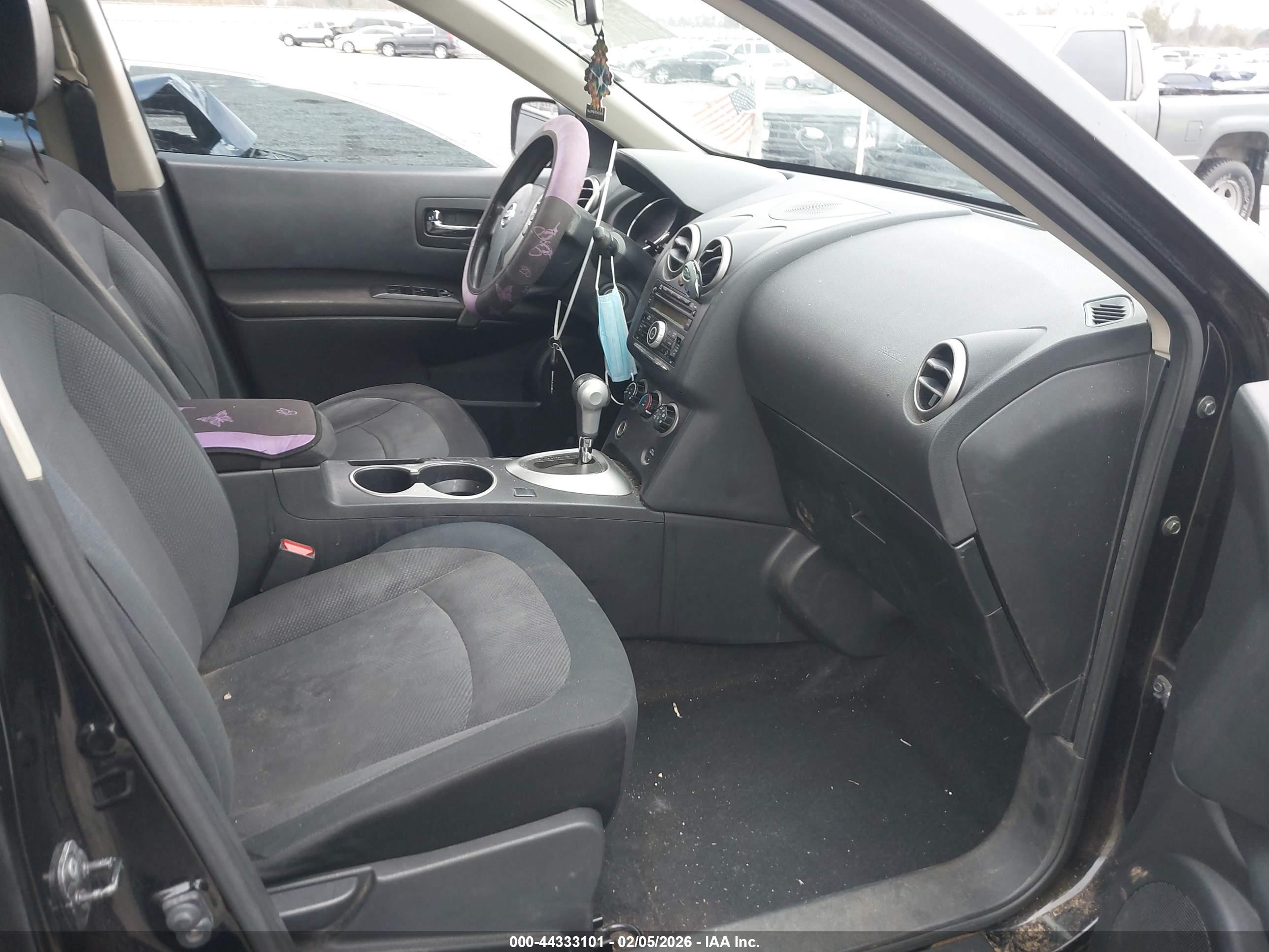 NISSAN ROGUE image 5
