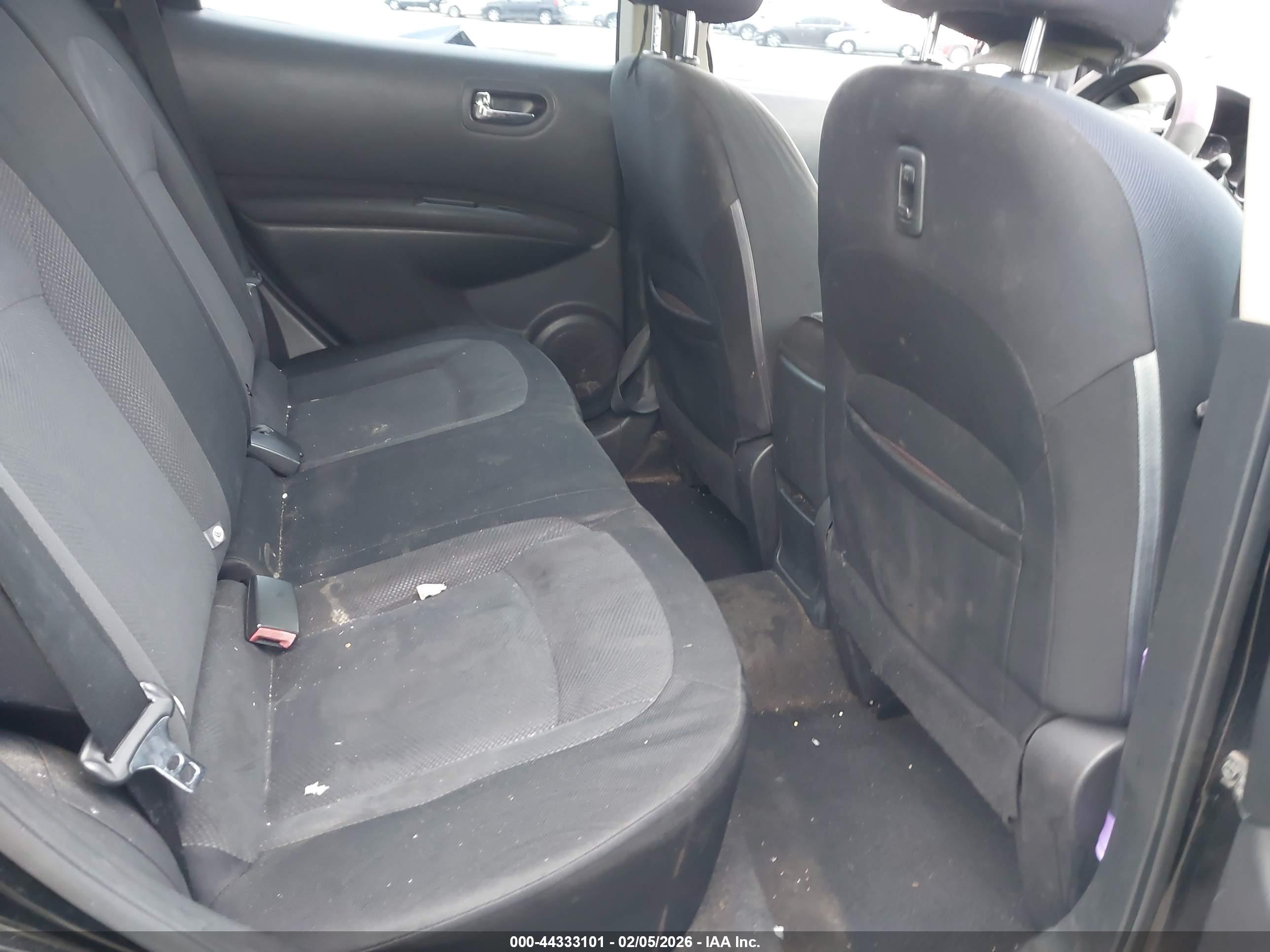 NISSAN ROGUE image 8