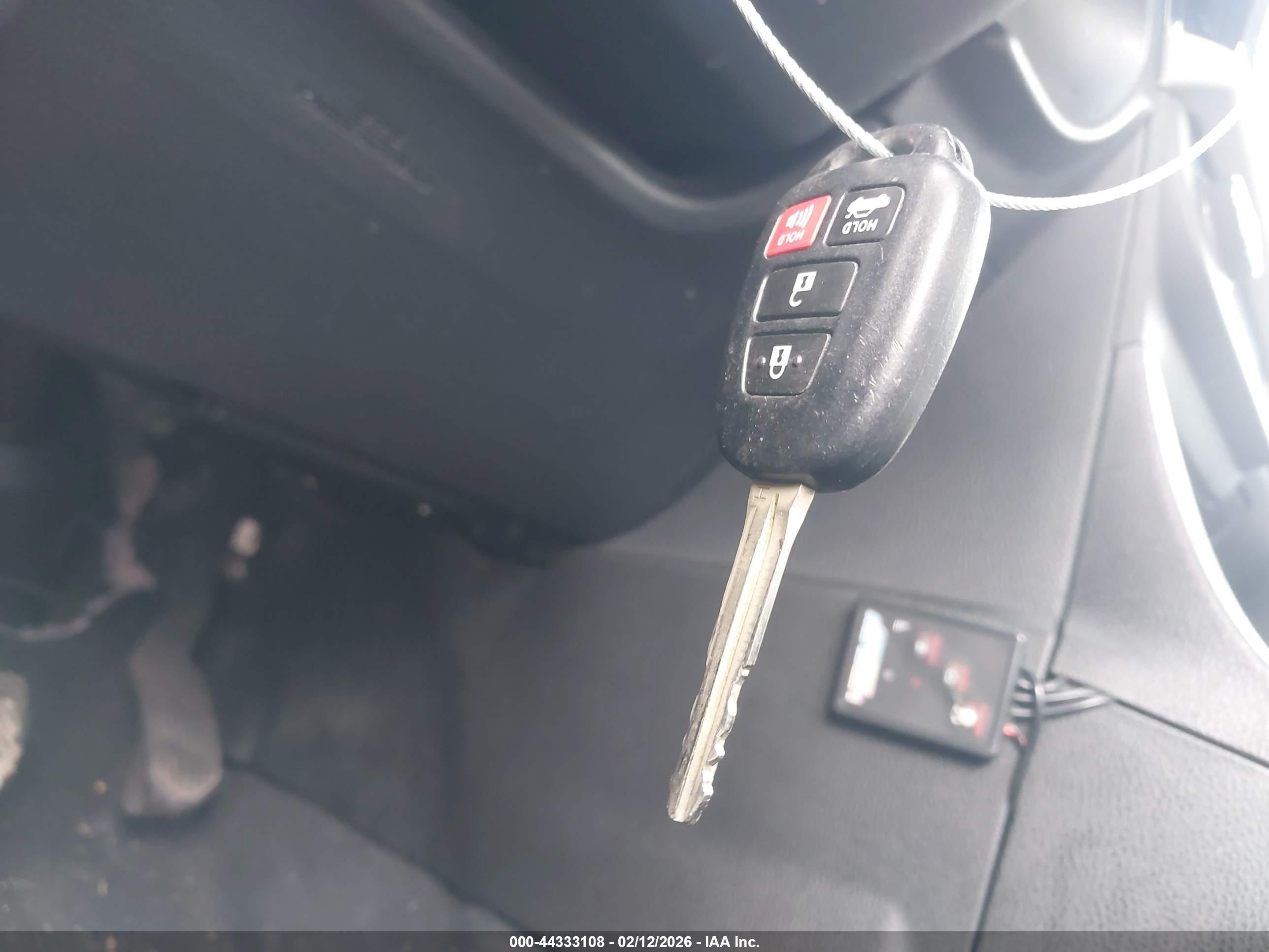 TOYOTA COROLLA image 11