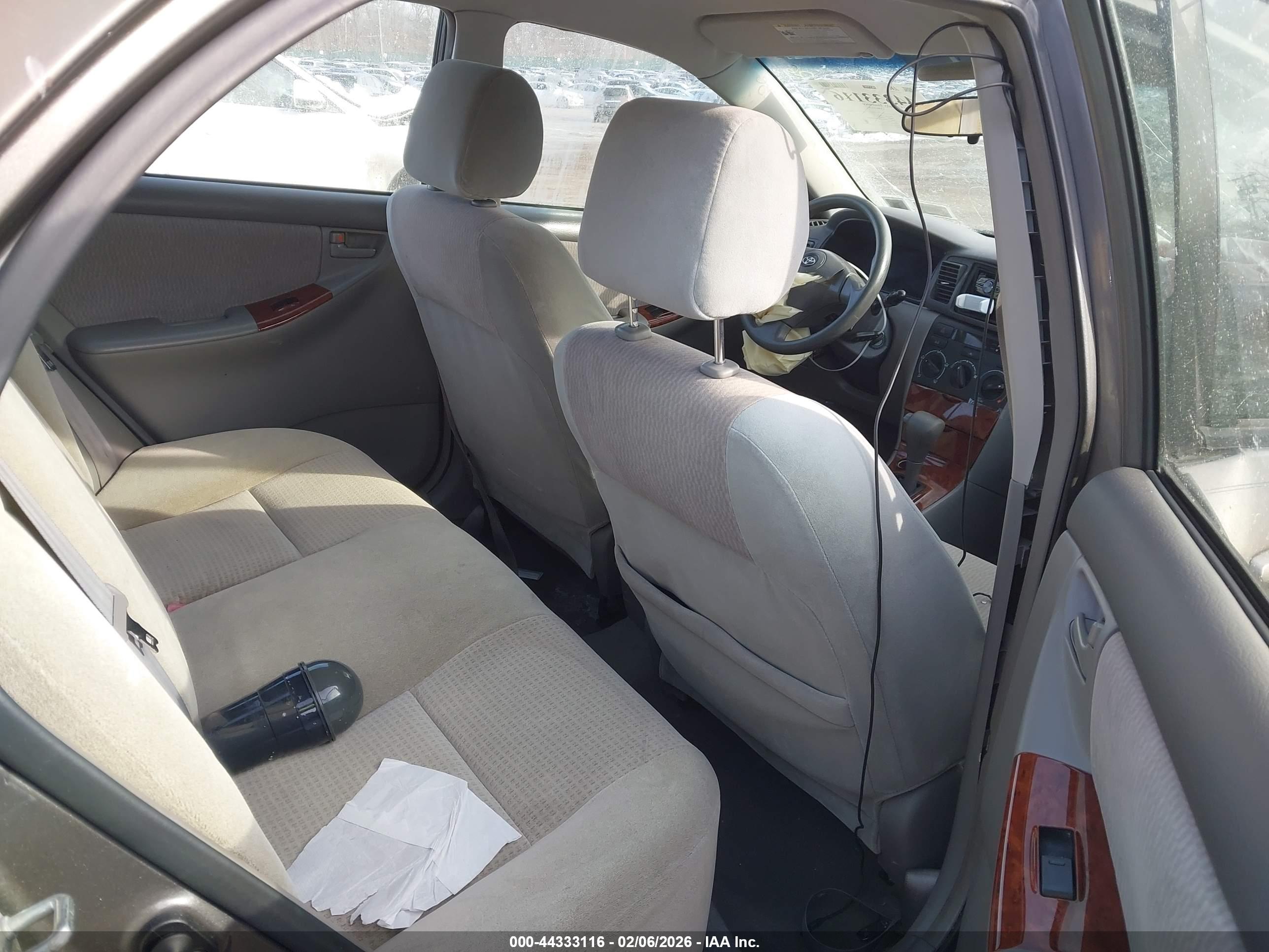 TOYOTA COROLLA image 8