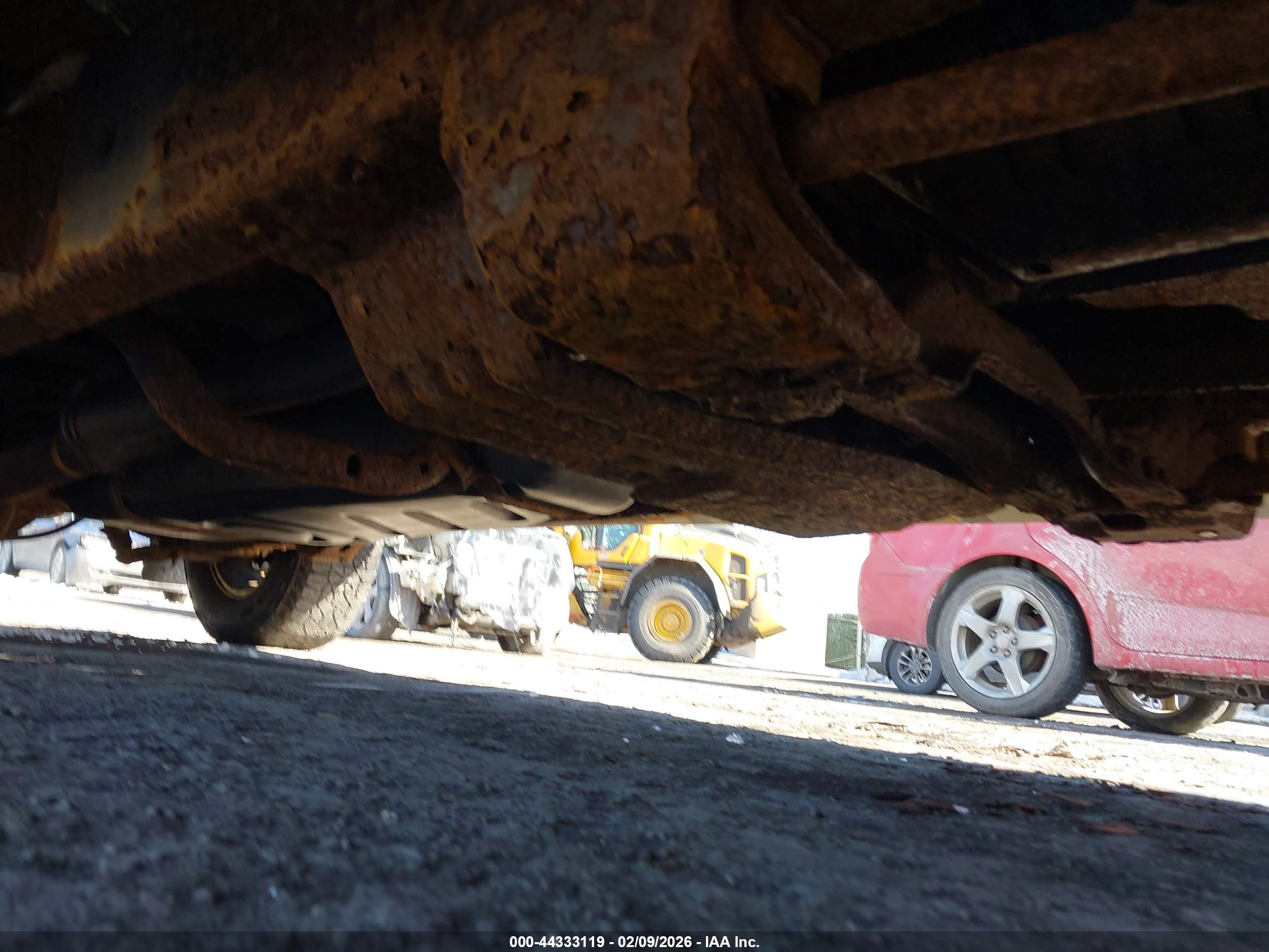 FORD EXPLORER image 6