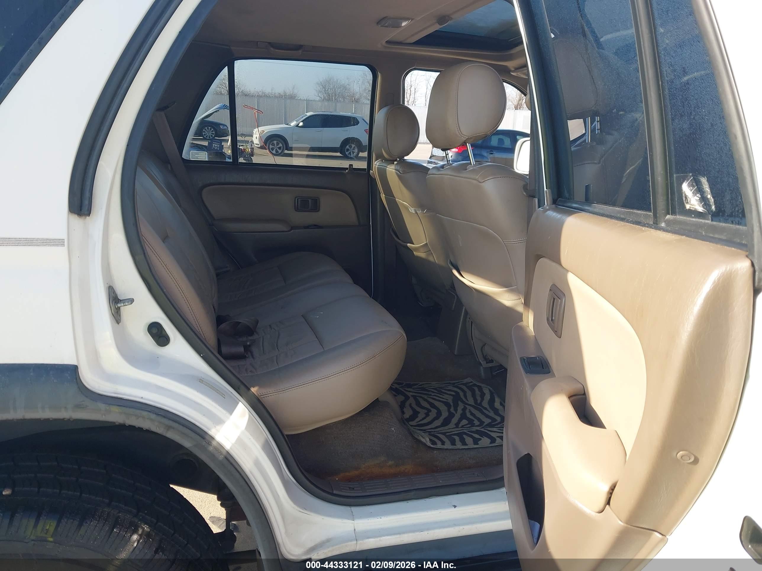 TOYOTA 4RUNNER image 8