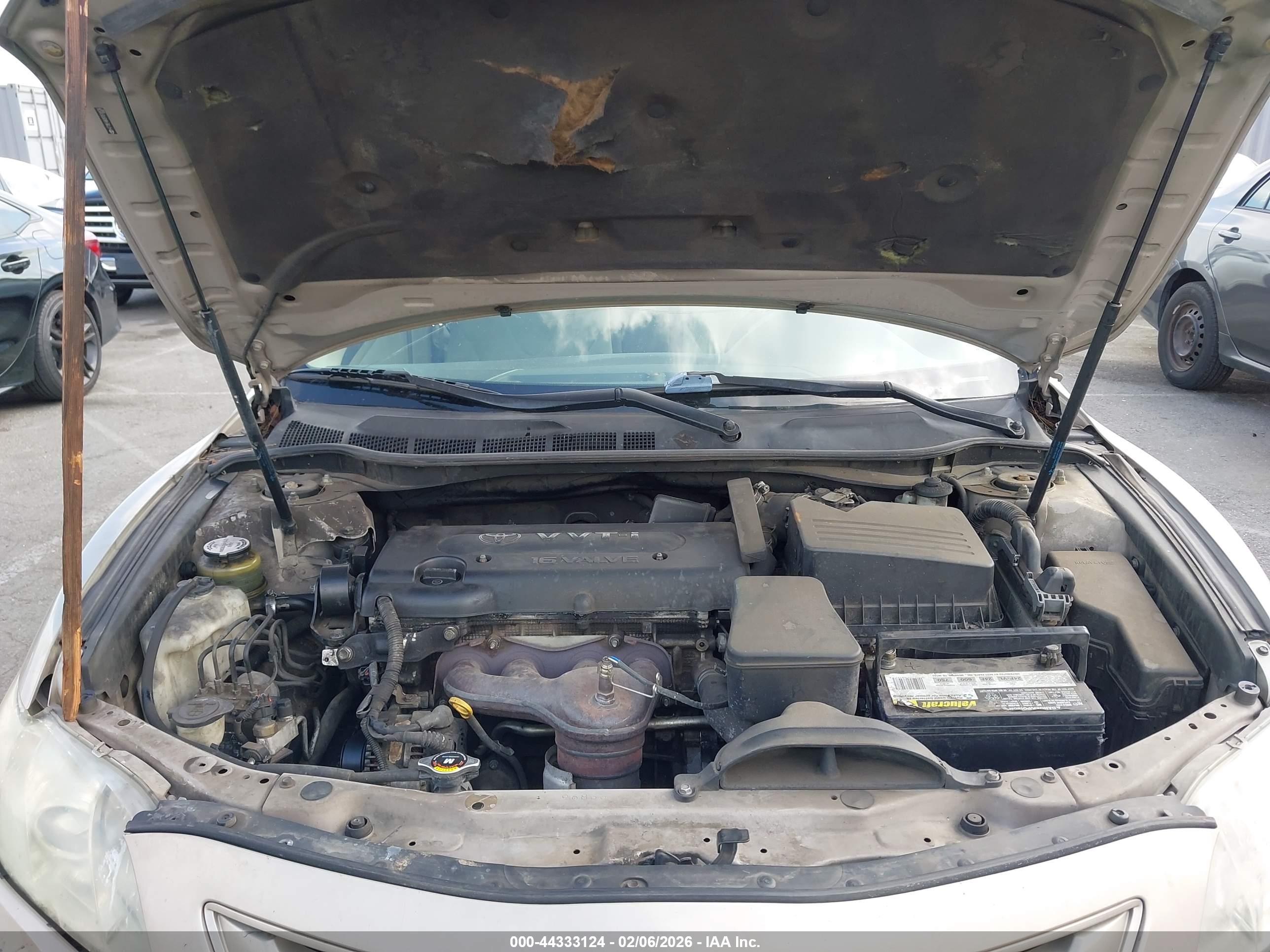 TOYOTA CAMRY image 10
