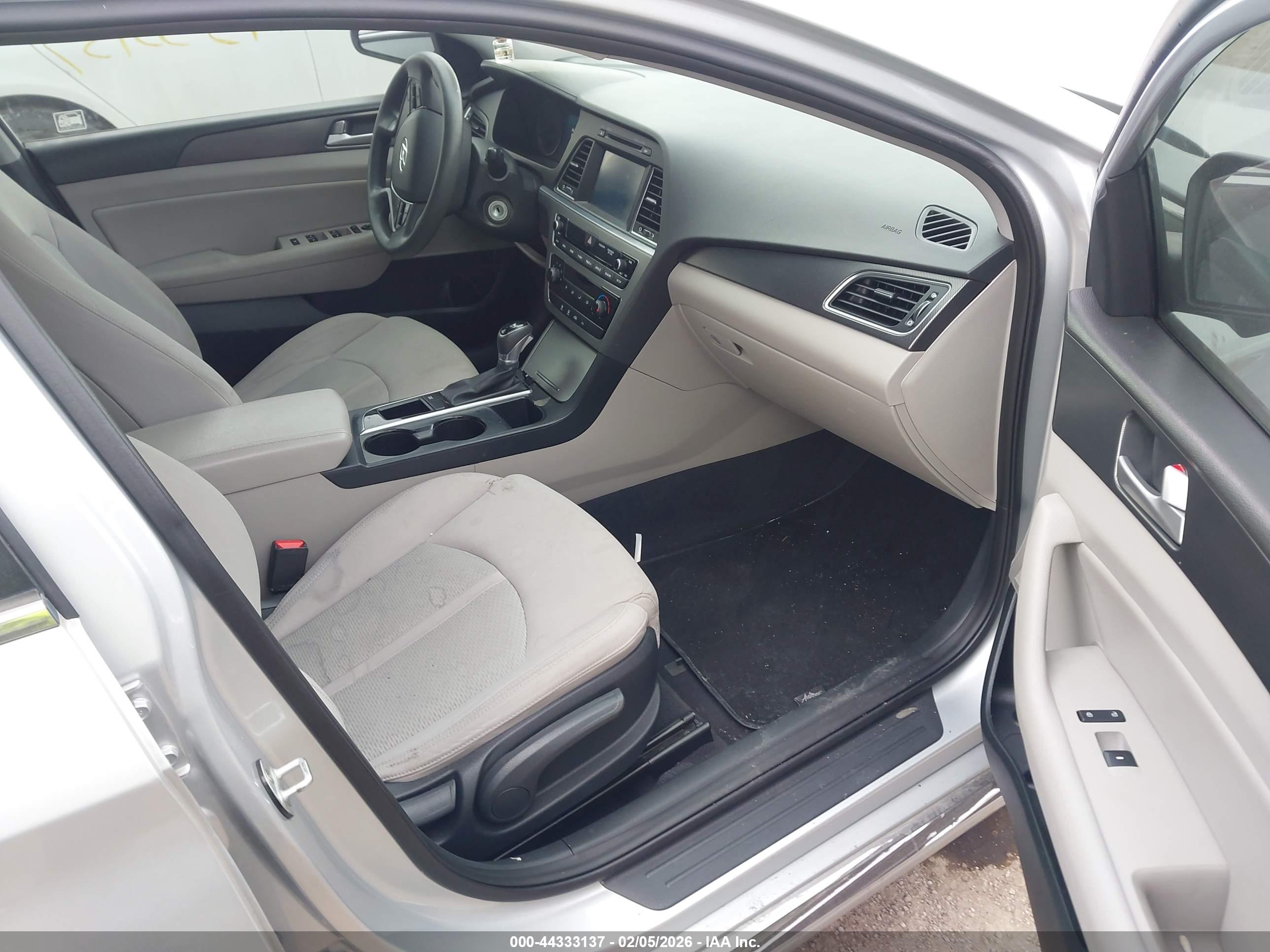 HYUNDAI SONATA image 5