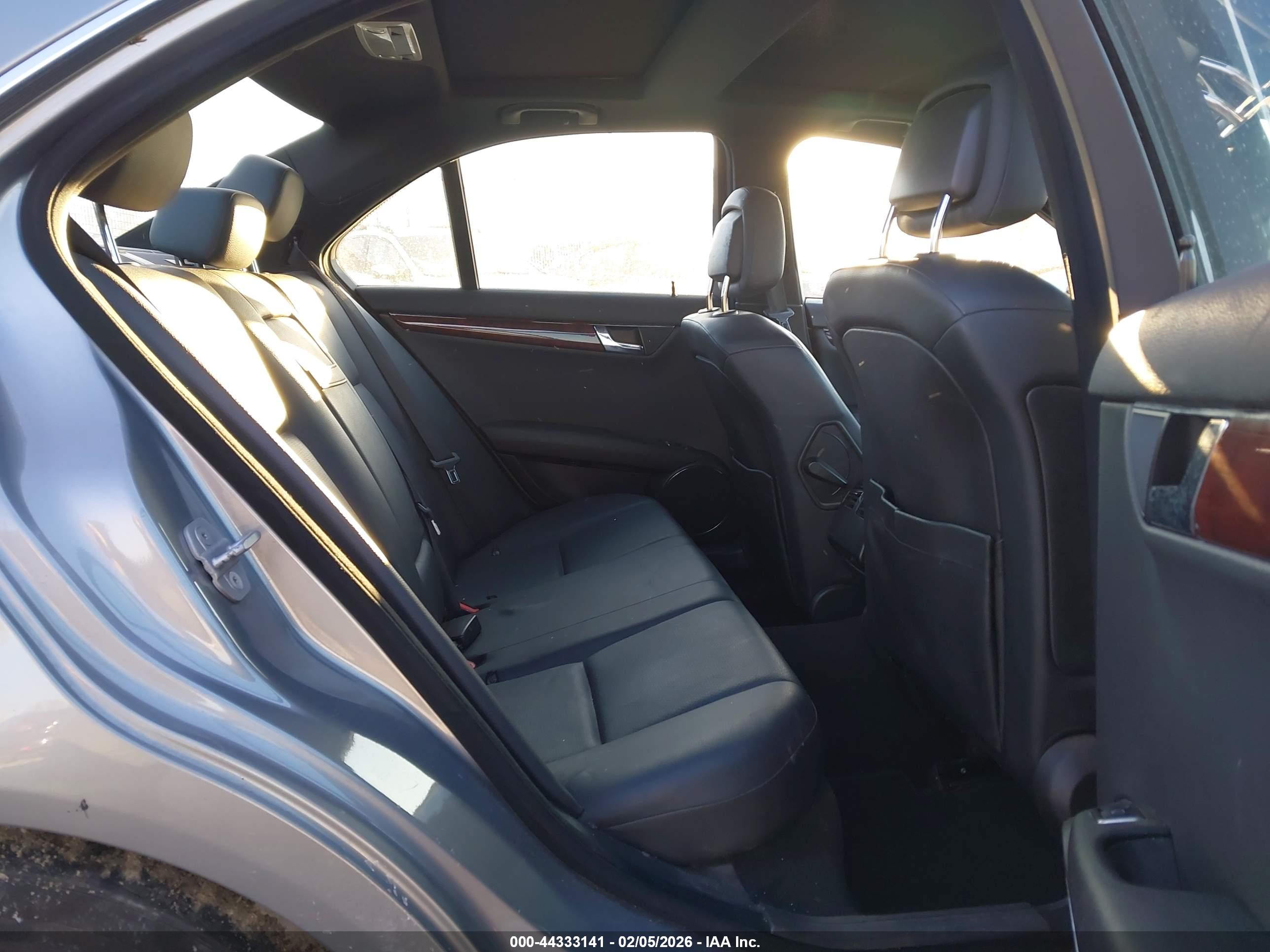 MERCEDES-BENZ C image 8