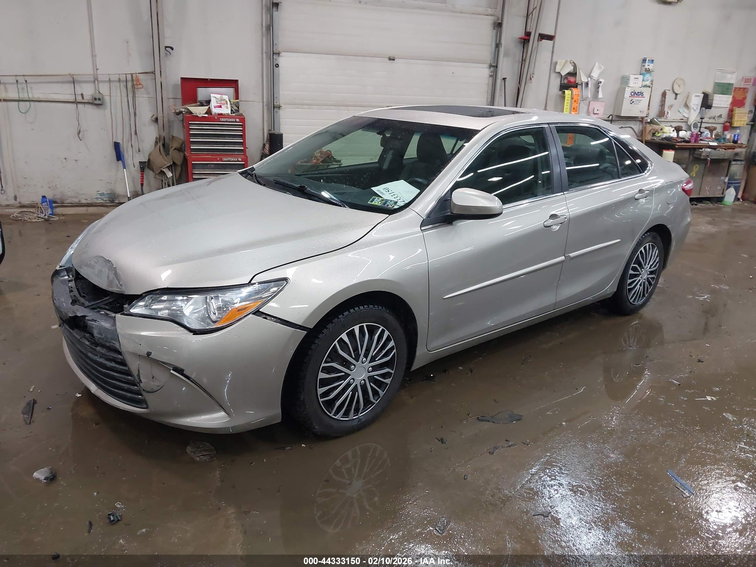 TOYOTA CAMRY image 2