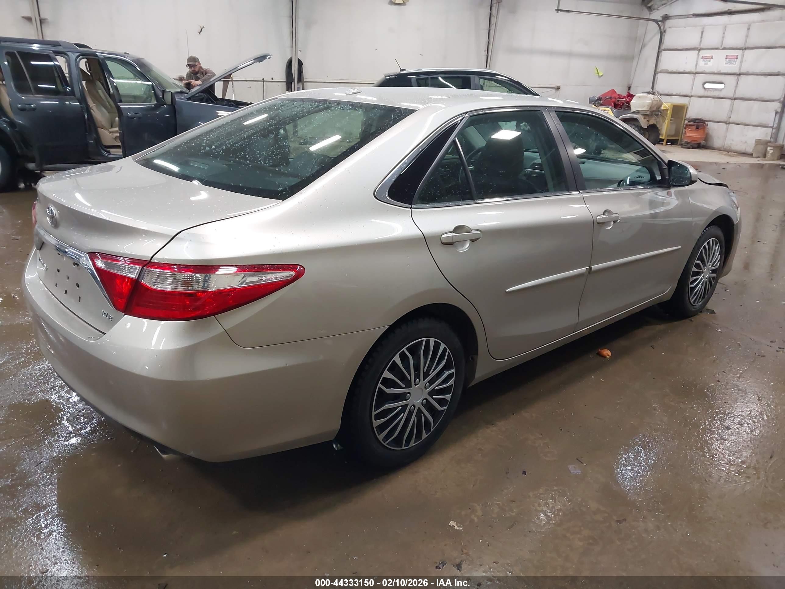 TOYOTA CAMRY image 4