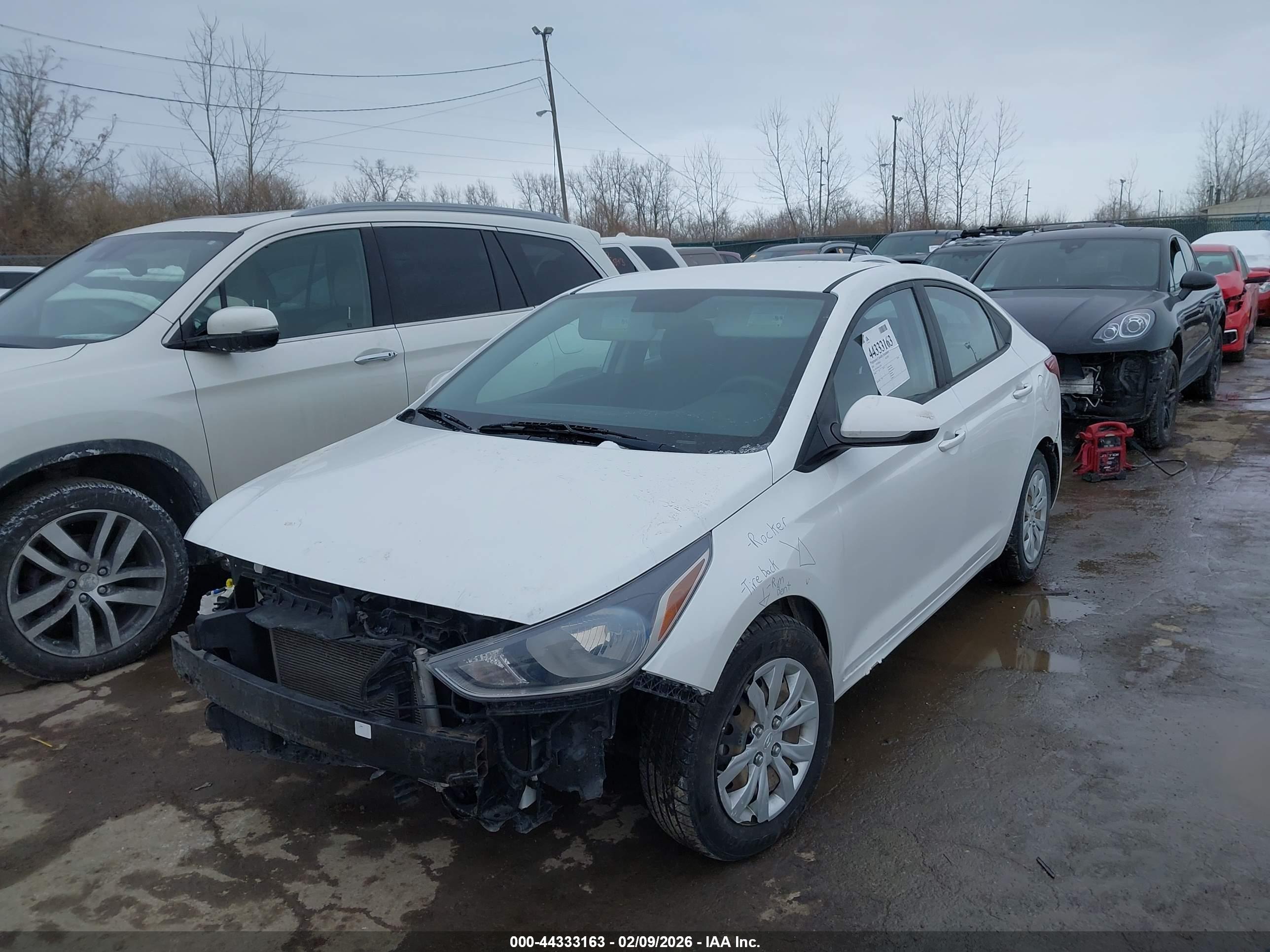 HYUNDAI ACCENT image 2
