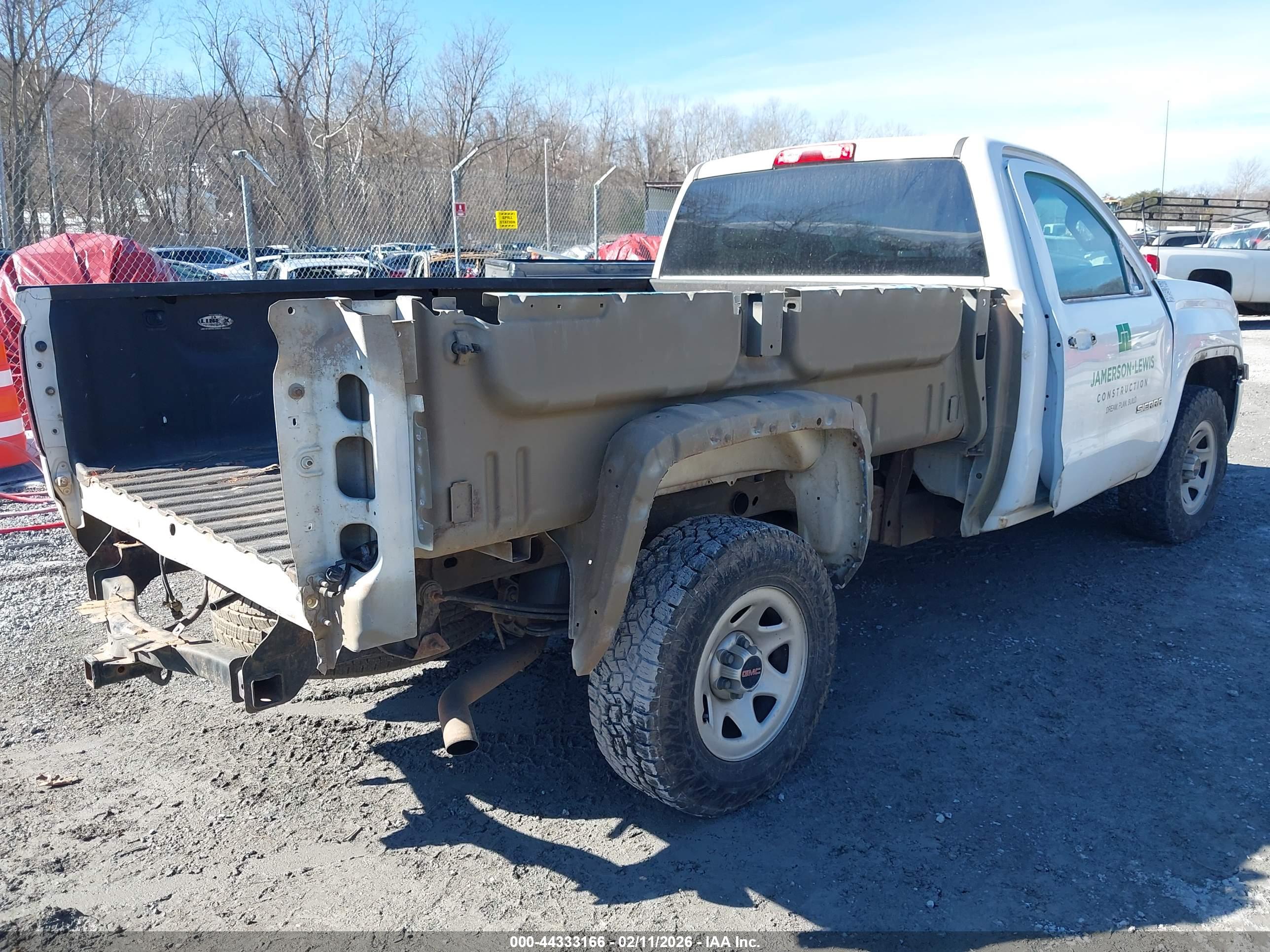 GMC SIERRA image 4