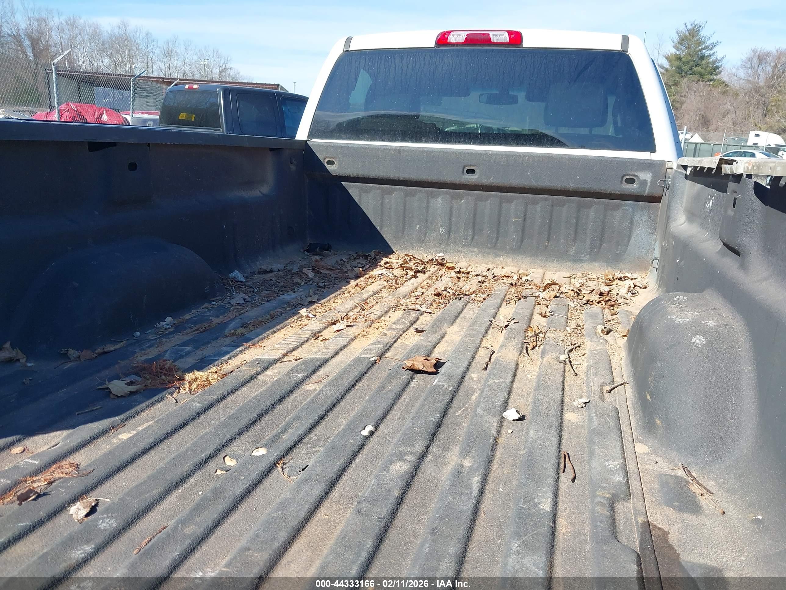 GMC SIERRA image 8