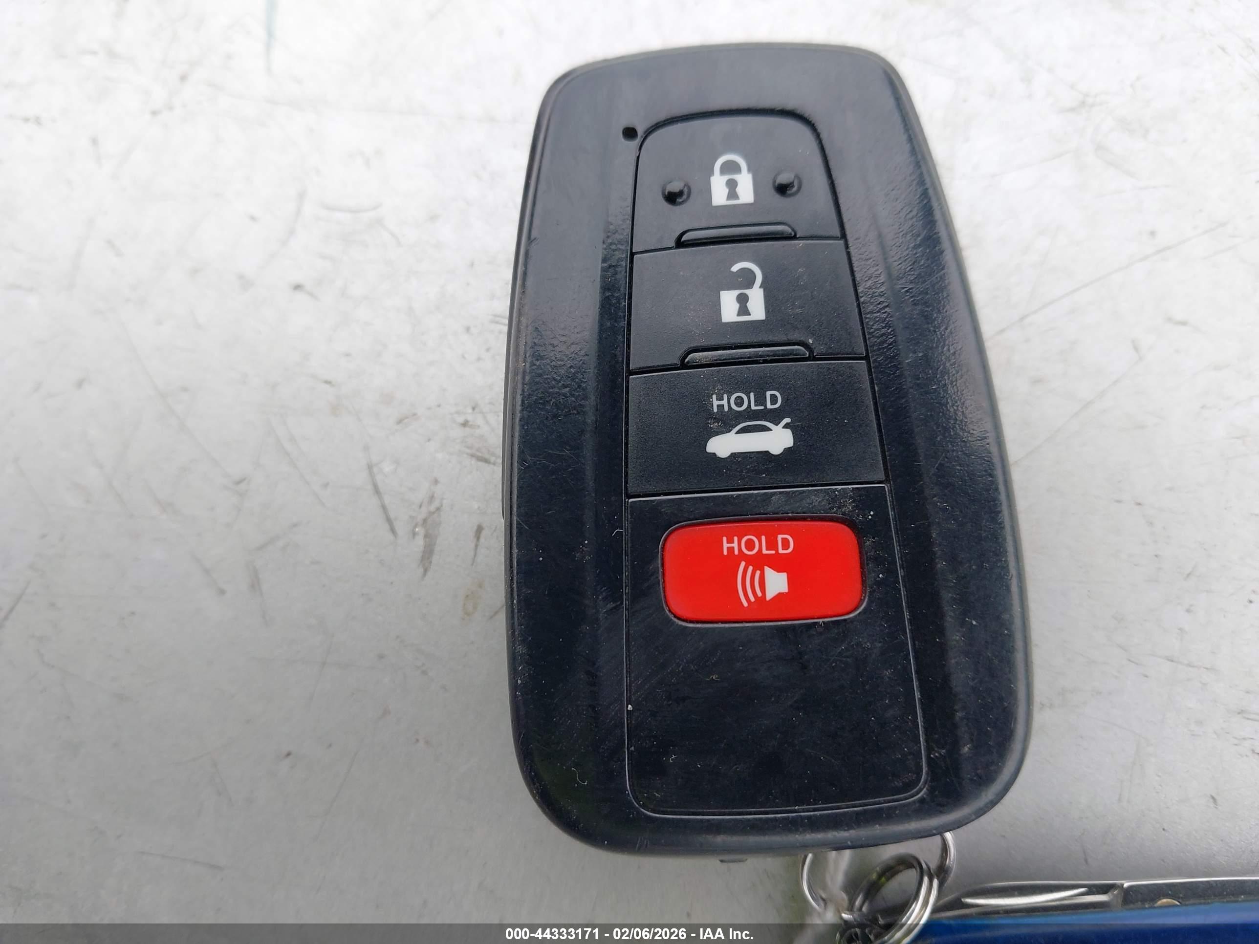 TOYOTA CAMRY image 11