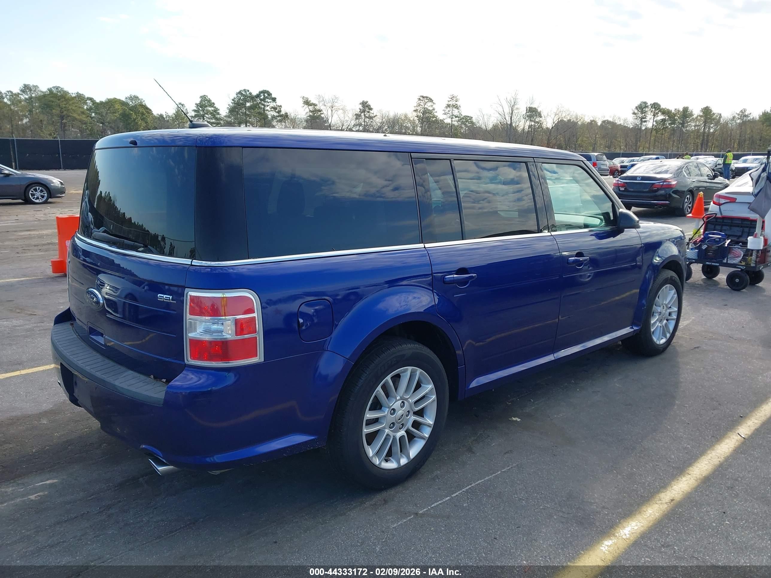 FORD FLEX image 4