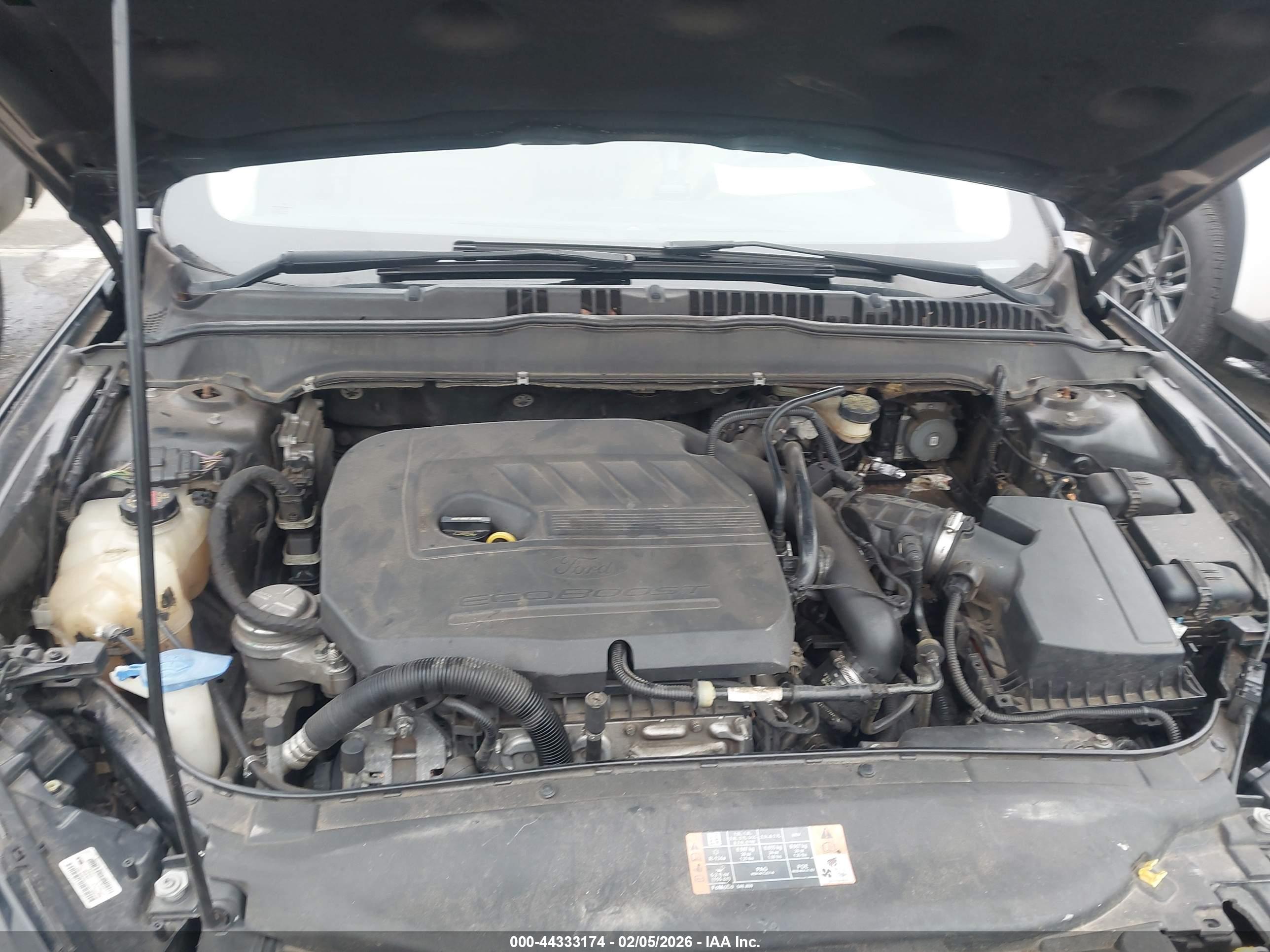 FORD FUSION image 10