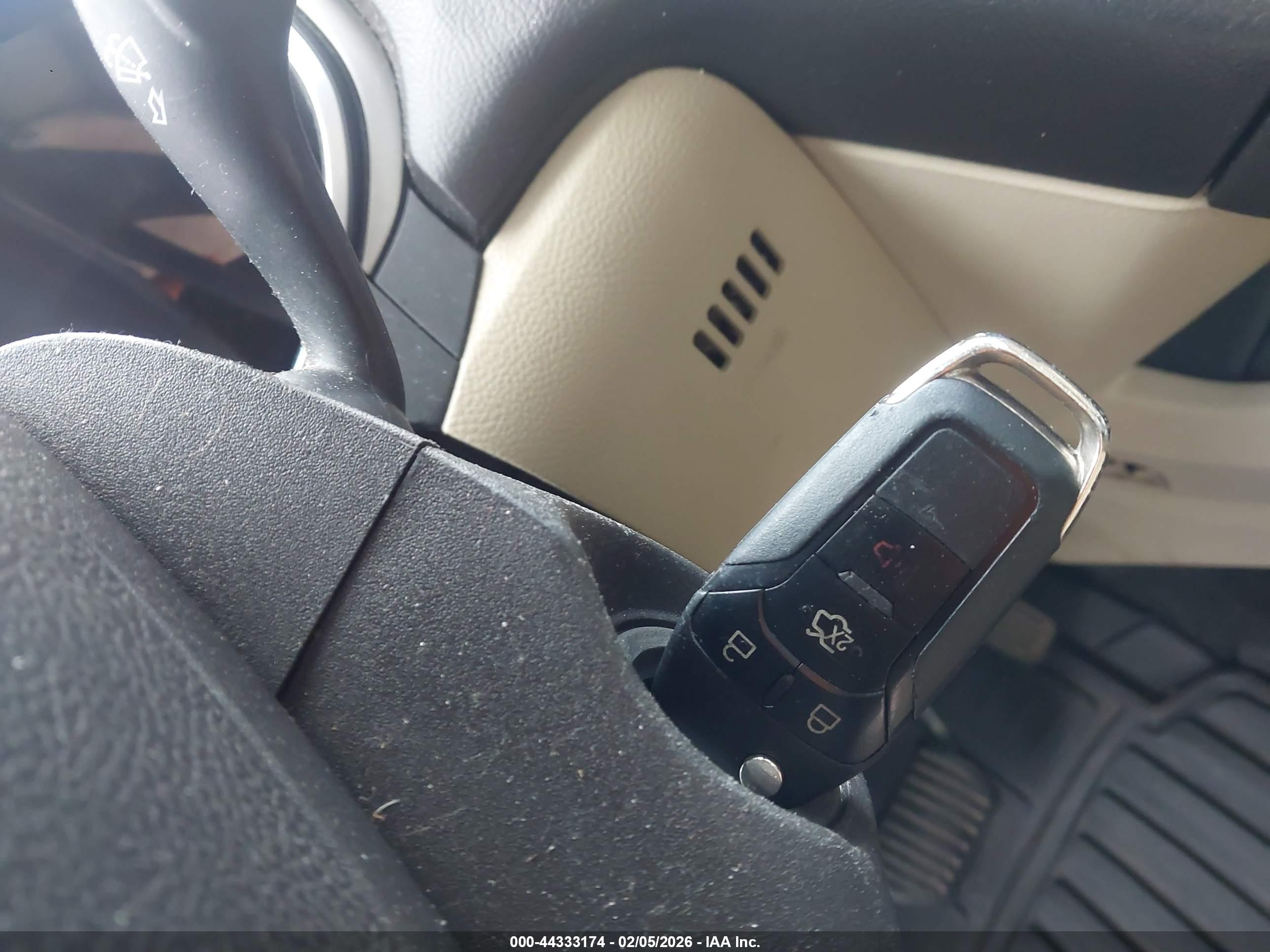 FORD FUSION image 11