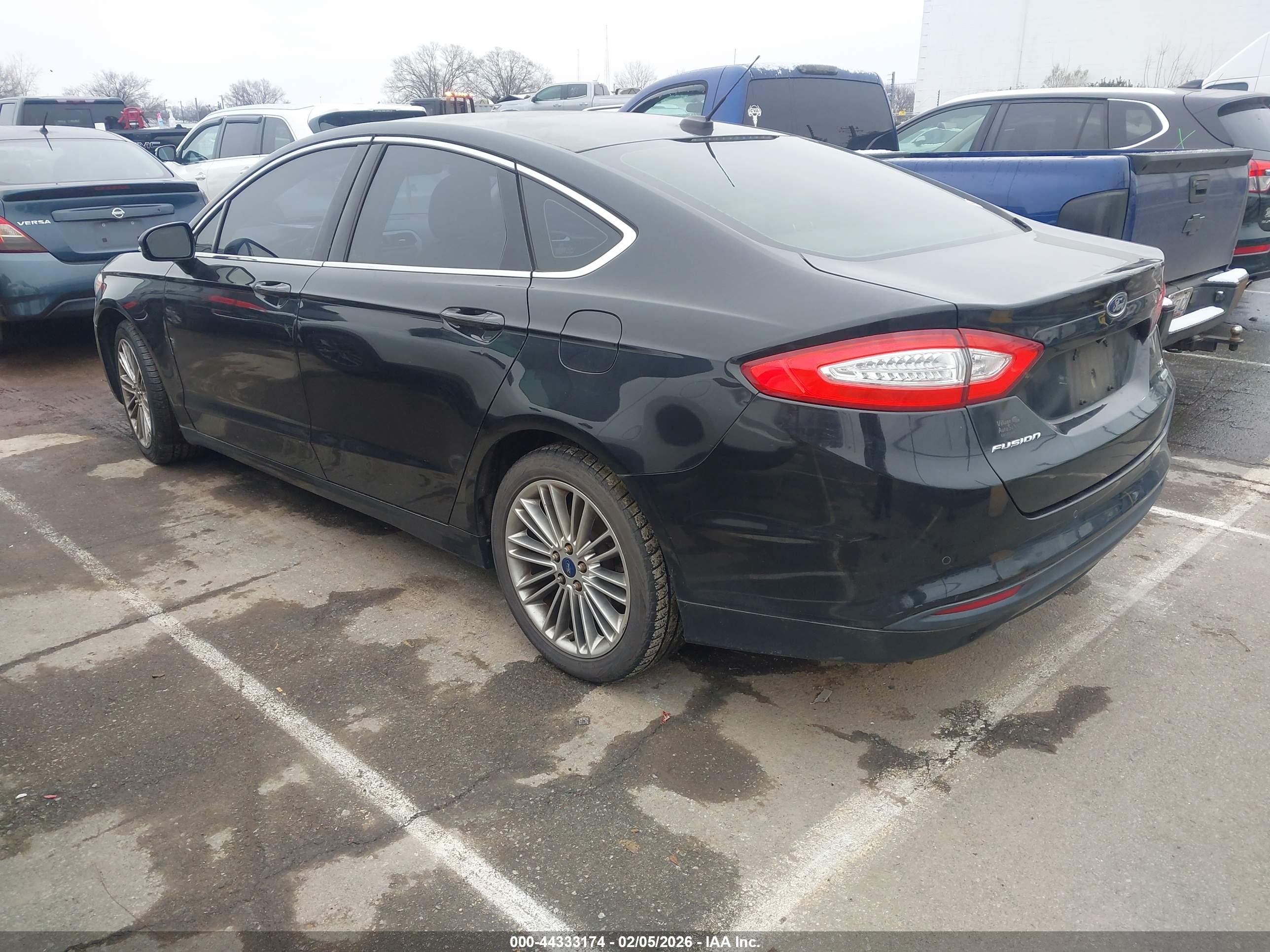 FORD FUSION image 3