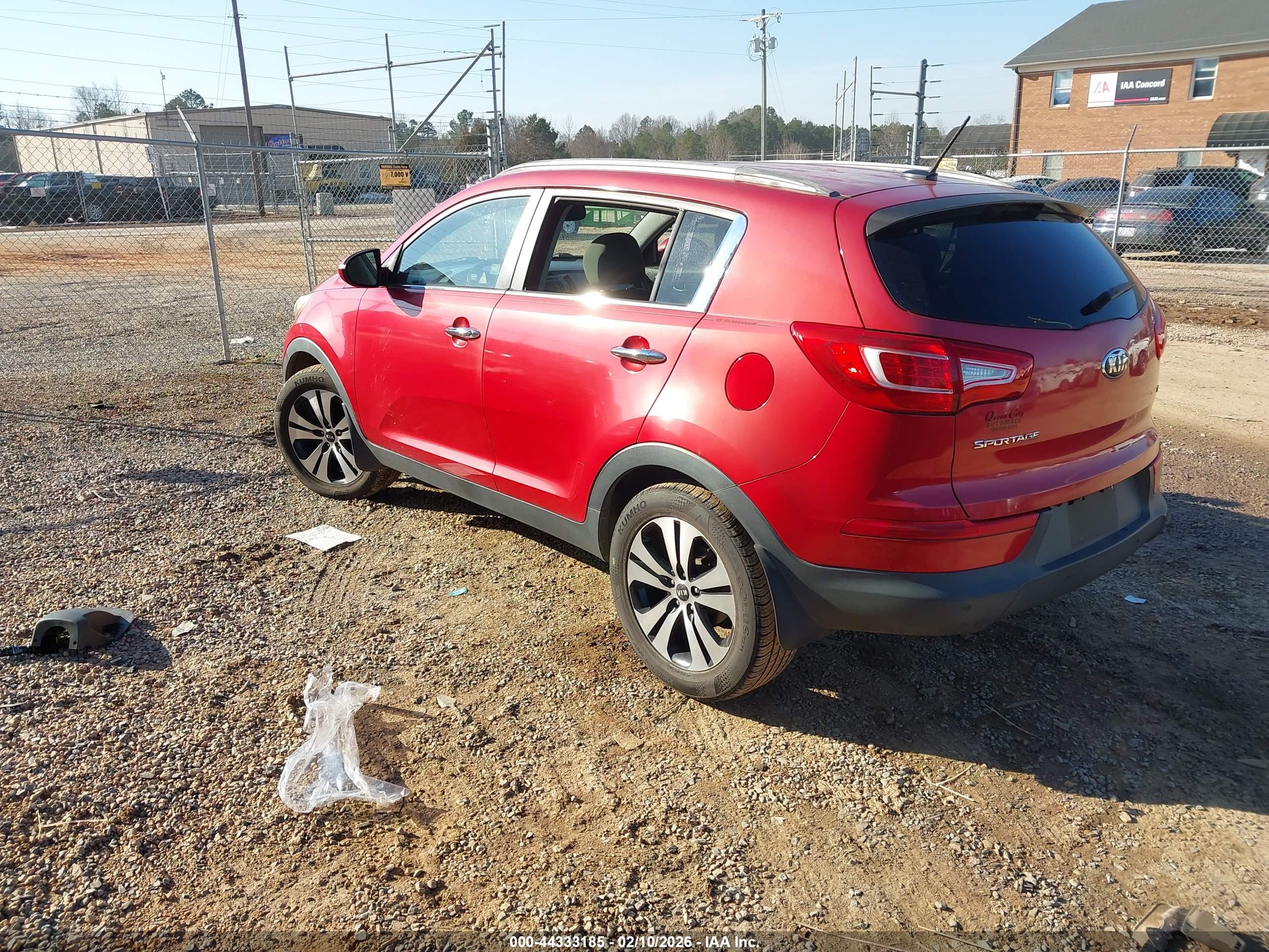 KIA SPORTAGE image 3