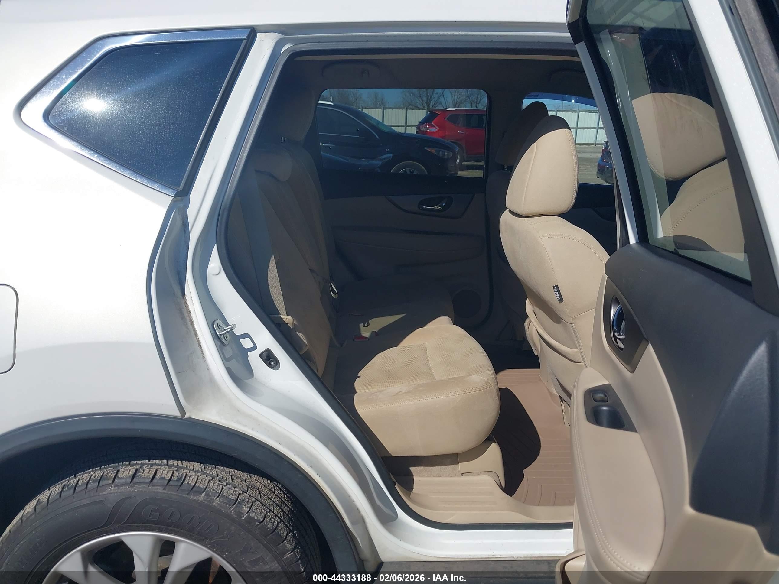 NISSAN ROGUE image 8