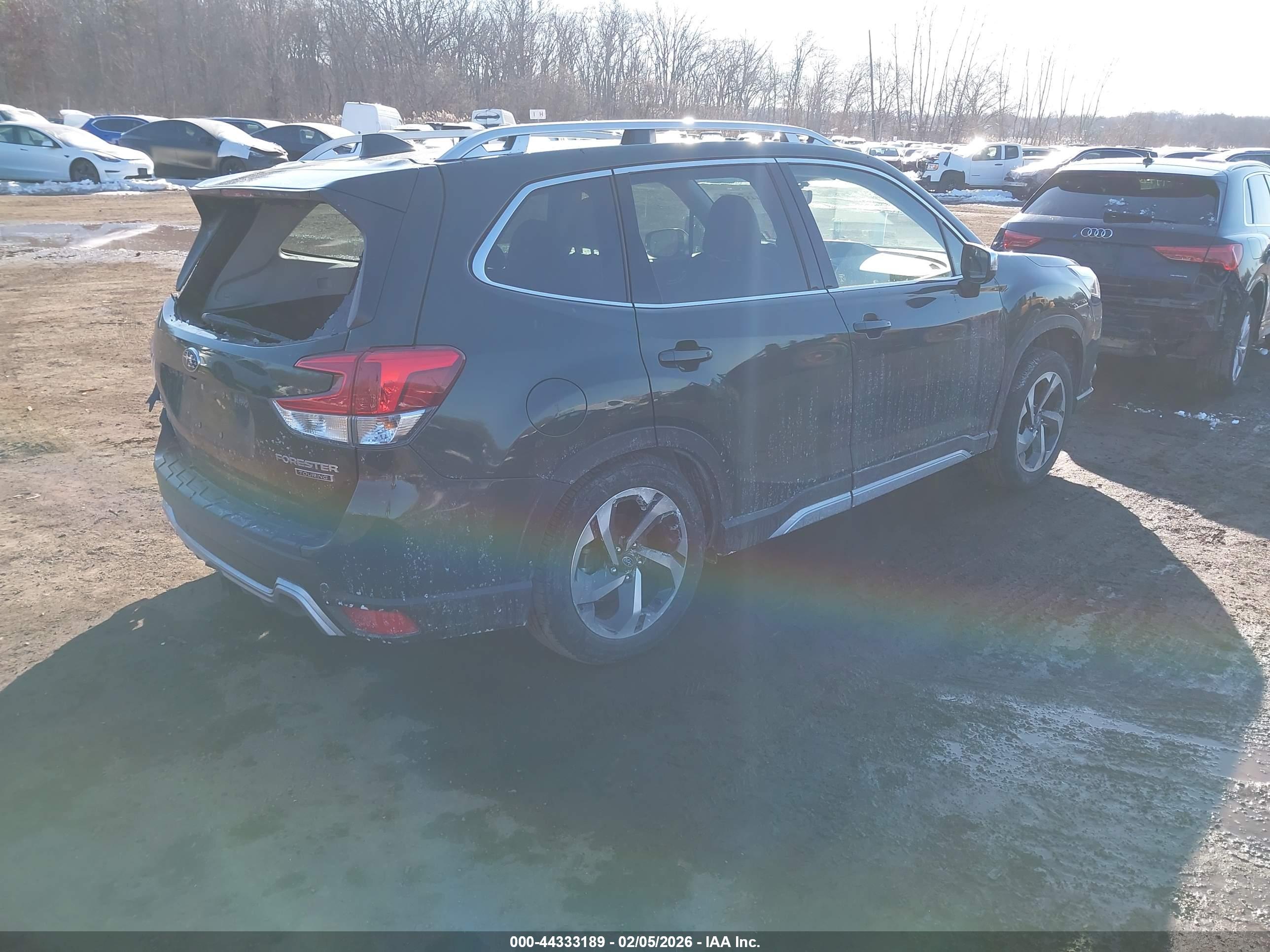 SUBARU FORESTER image 4