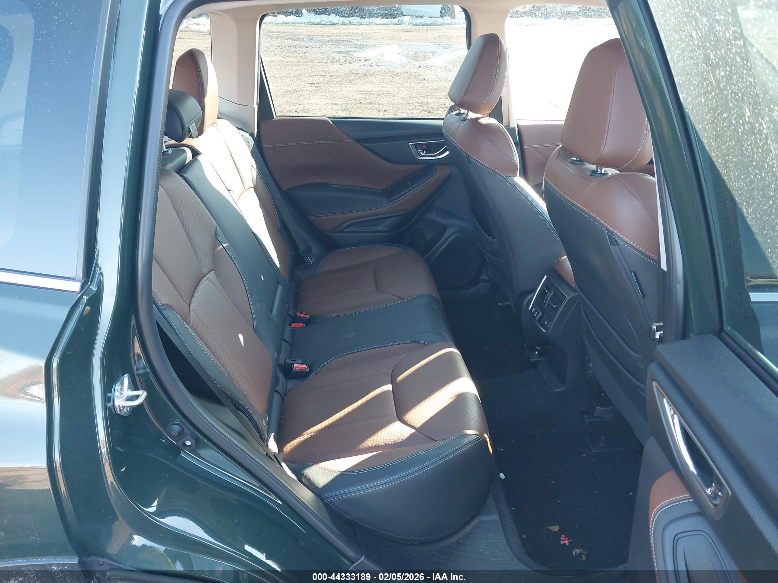 SUBARU FORESTER image 8