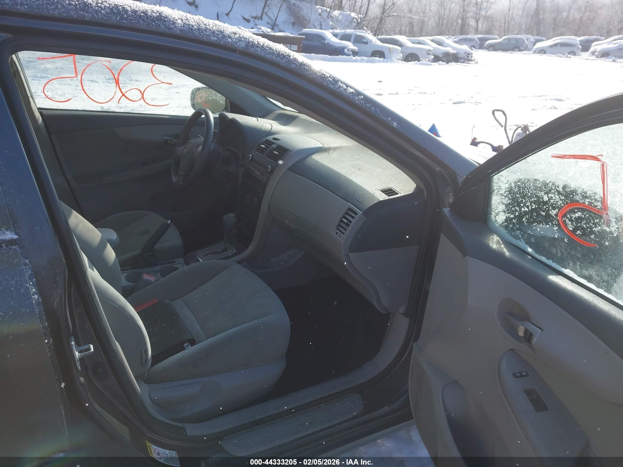 TOYOTA COROLLA image 5
