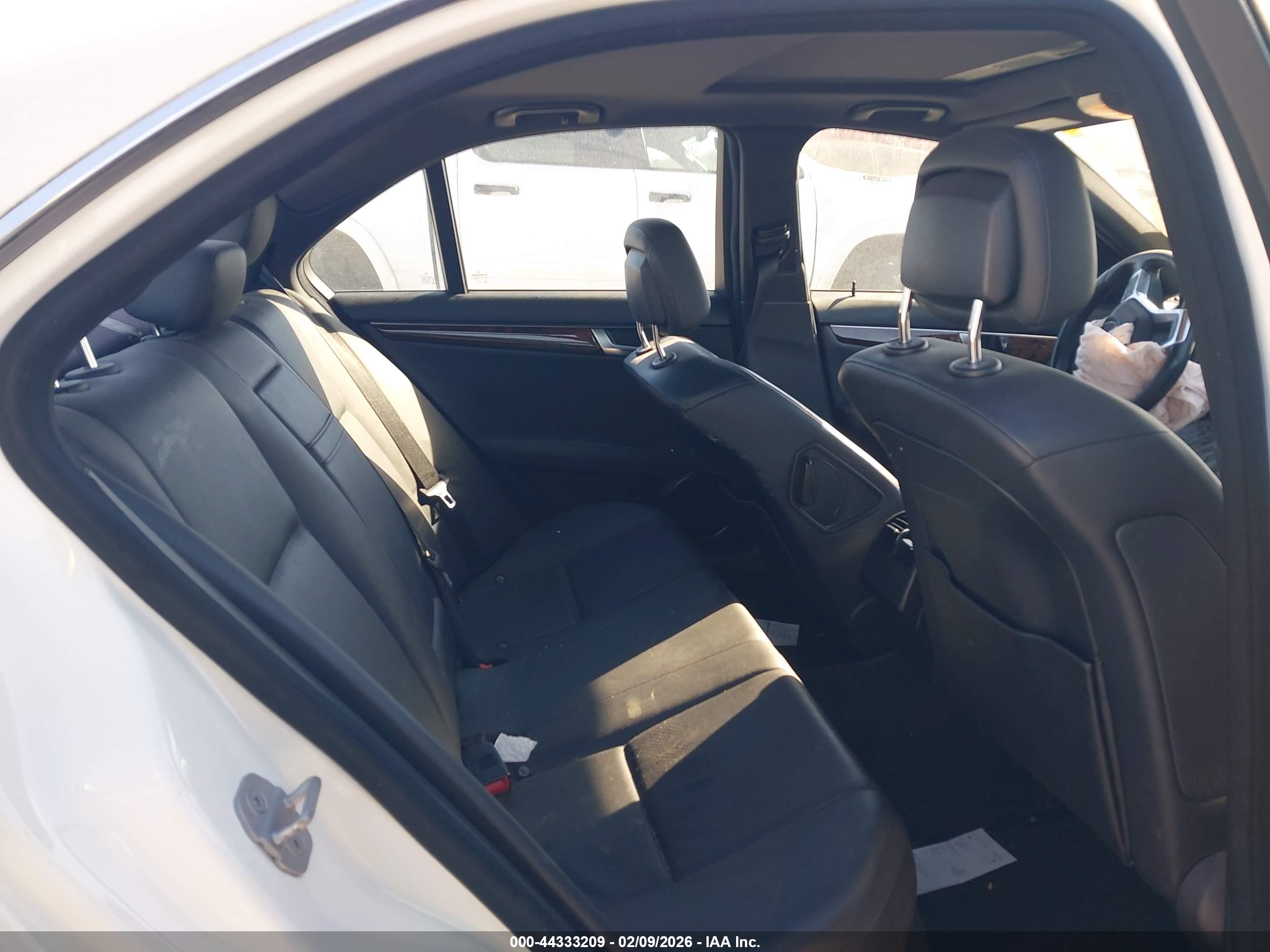 MERCEDES-BENZ C image 8