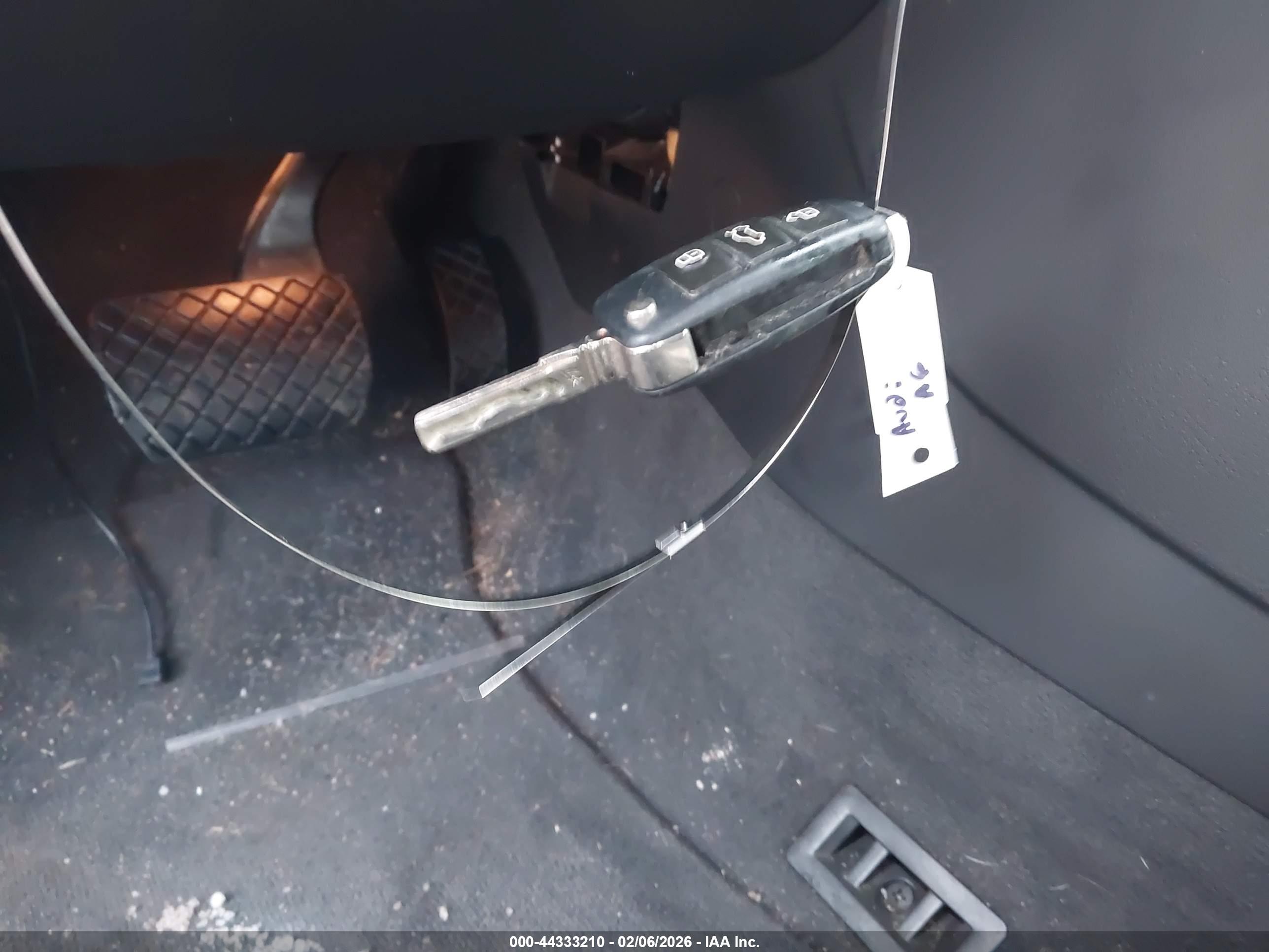 AUDI A4 image 11