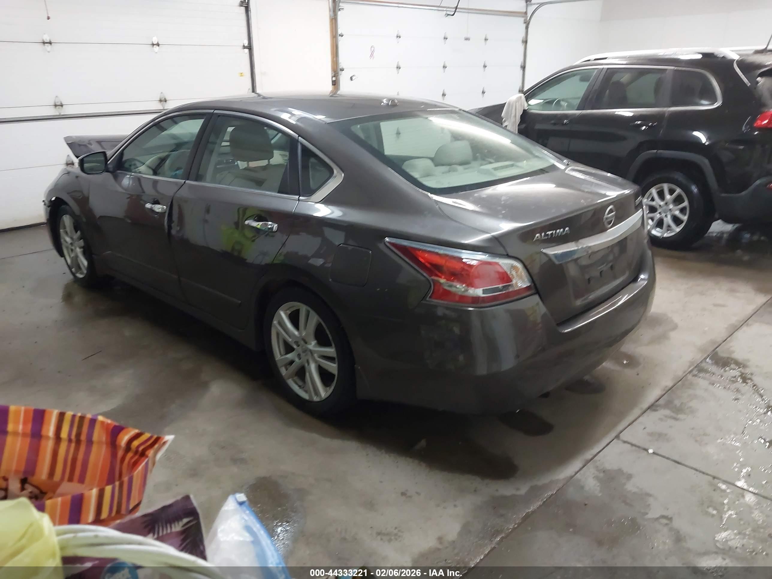 NISSAN ALTIMA image 3