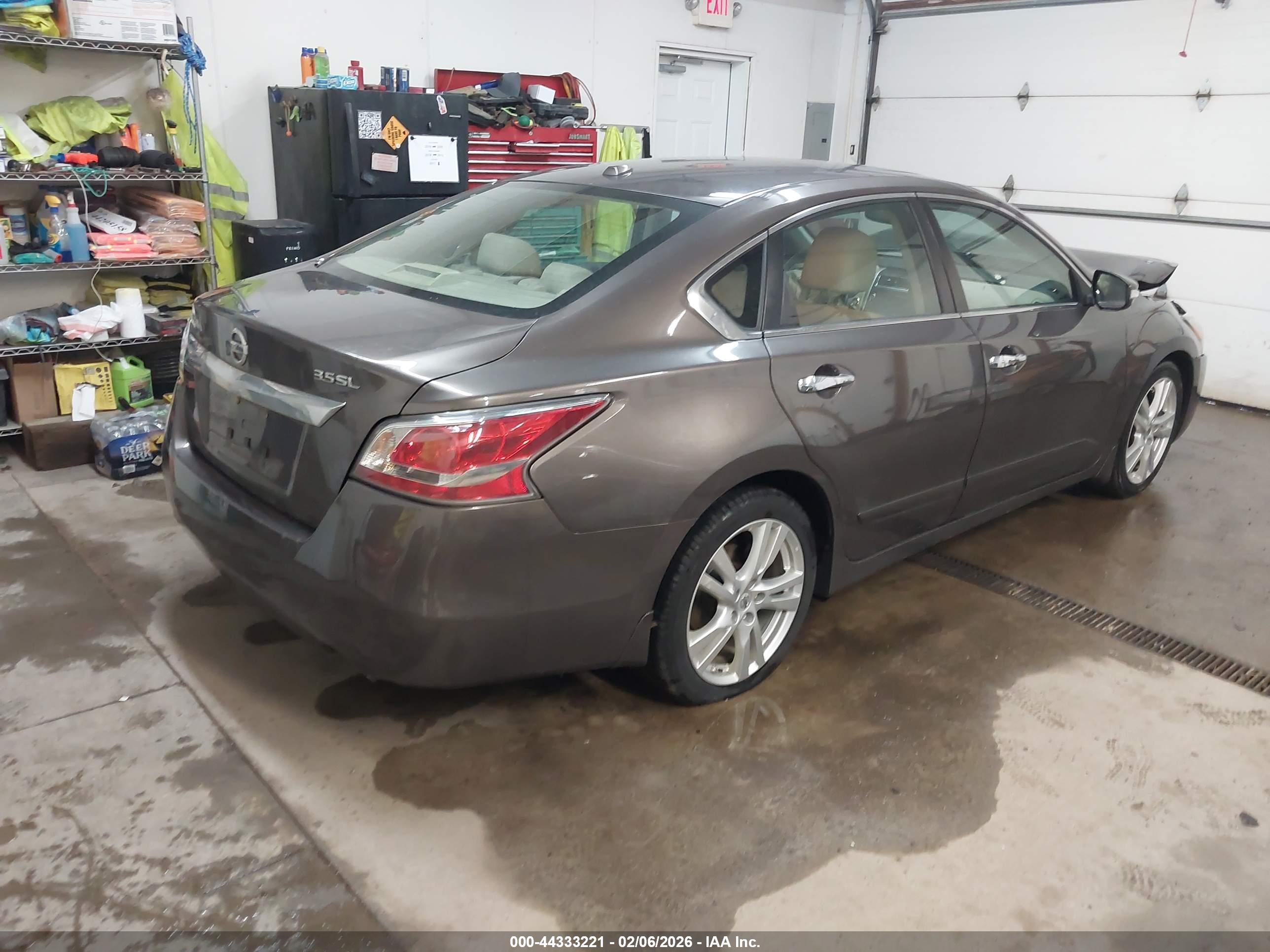 NISSAN ALTIMA image 4