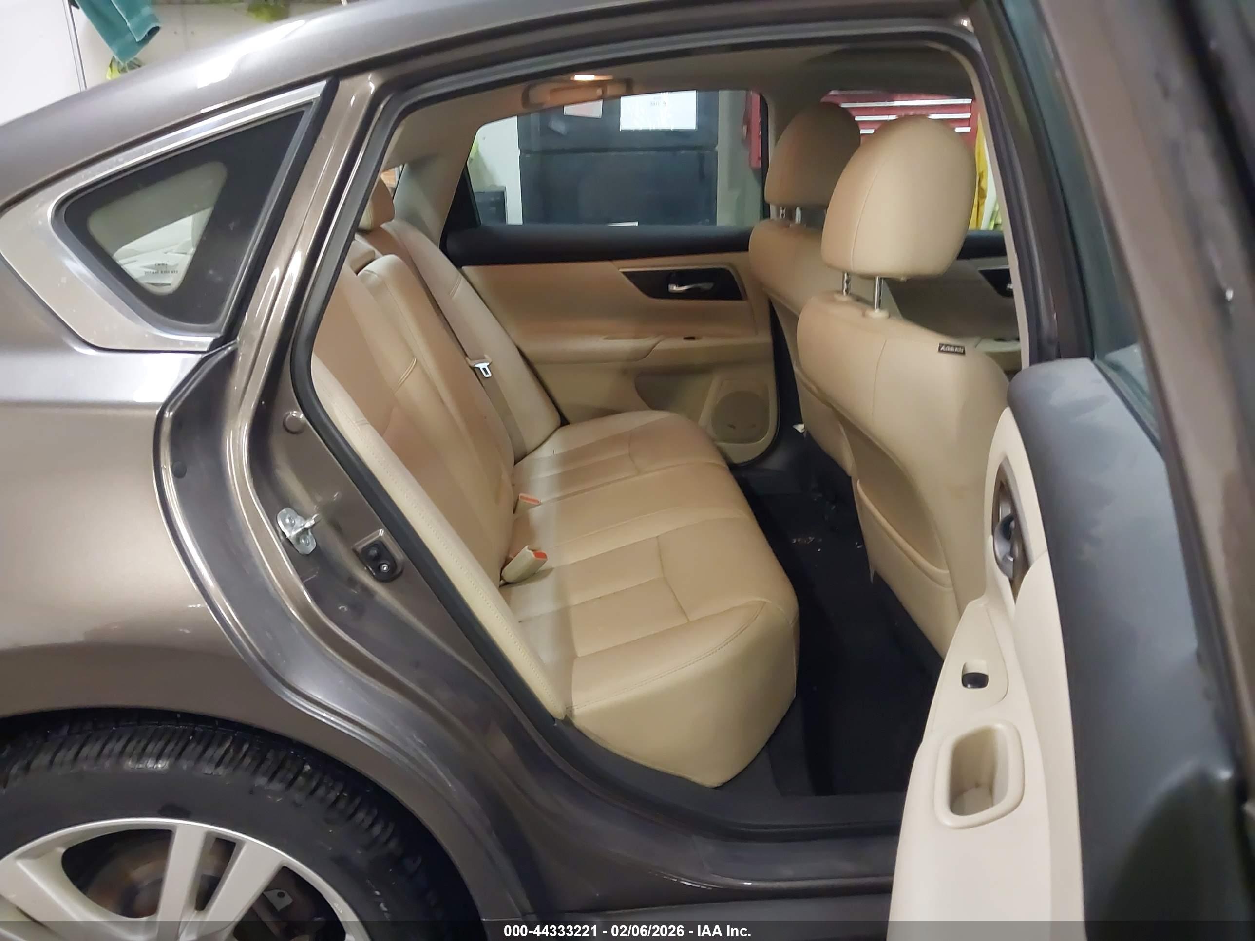 NISSAN ALTIMA image 8