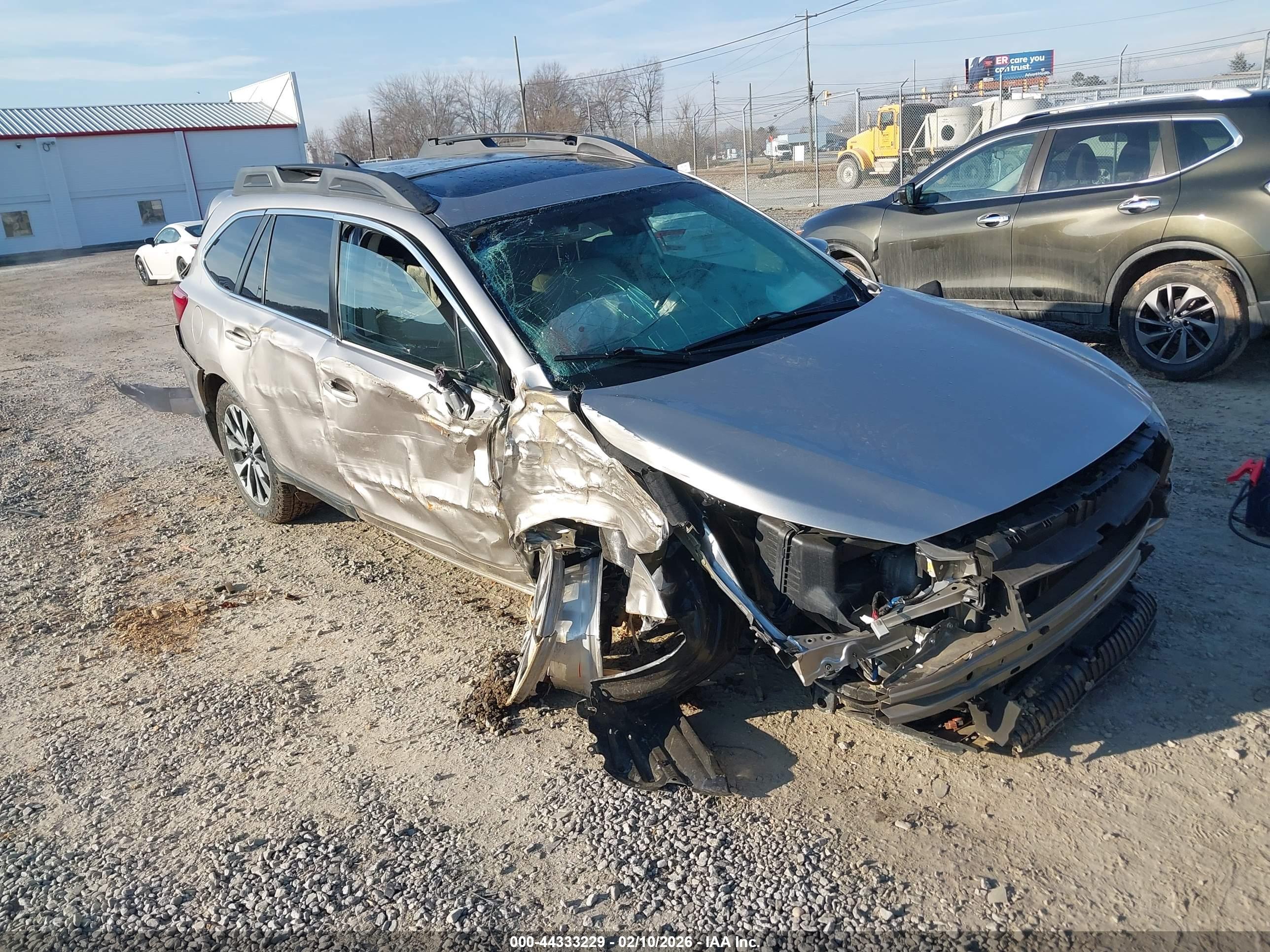 SUBARU OUTBACK image 6