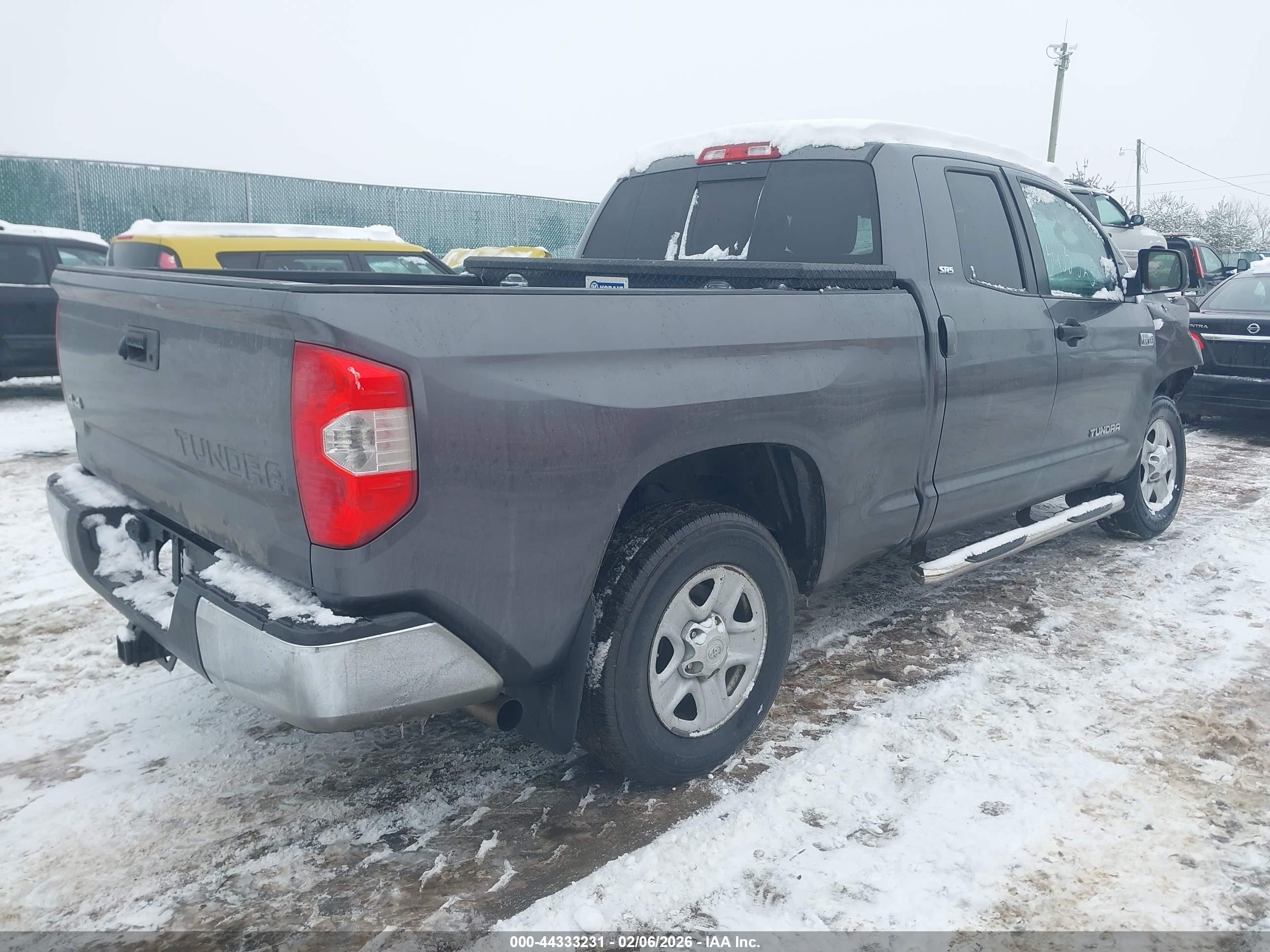 TOYOTA TUNDRA image 4