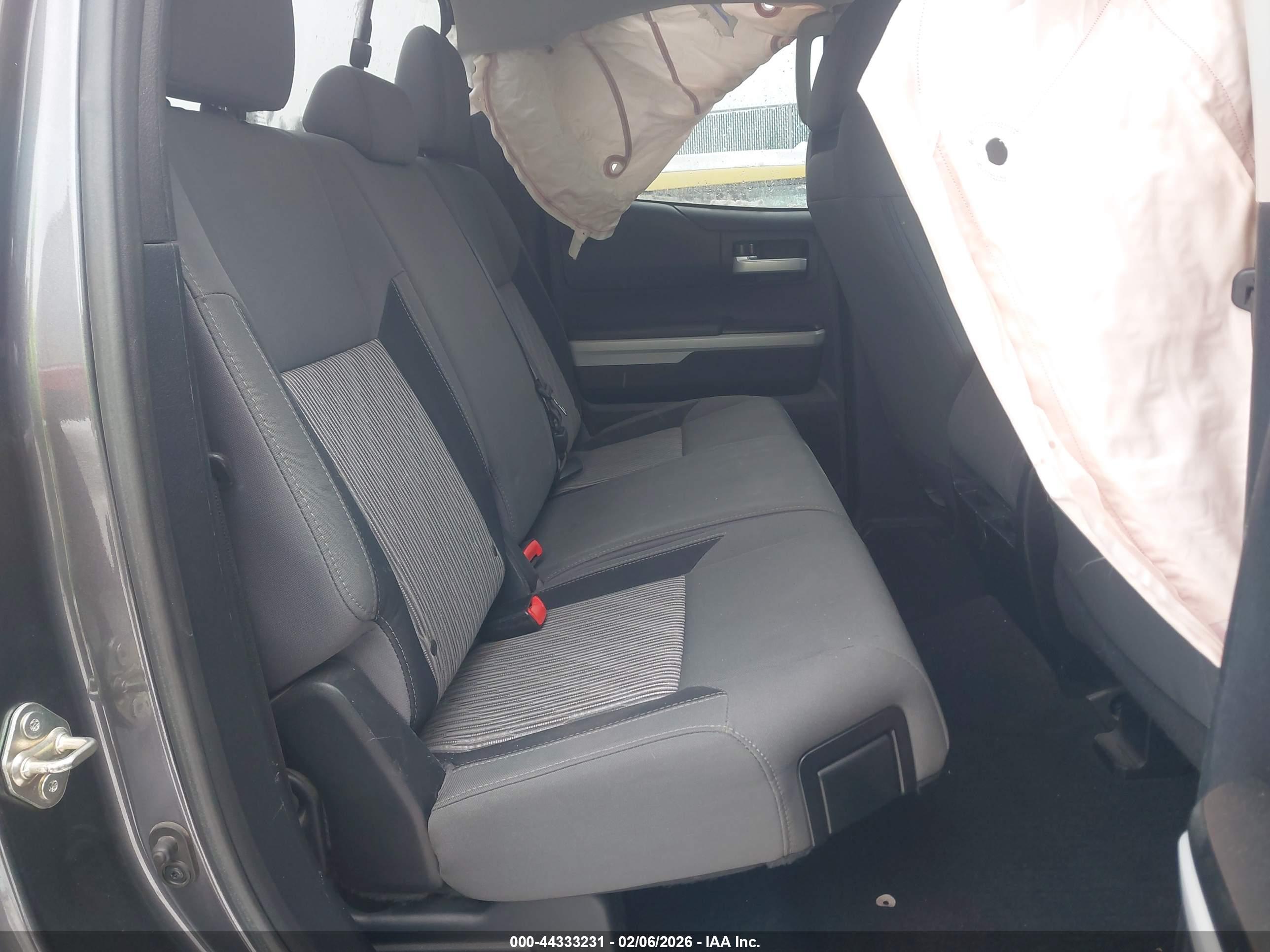 TOYOTA TUNDRA image 8