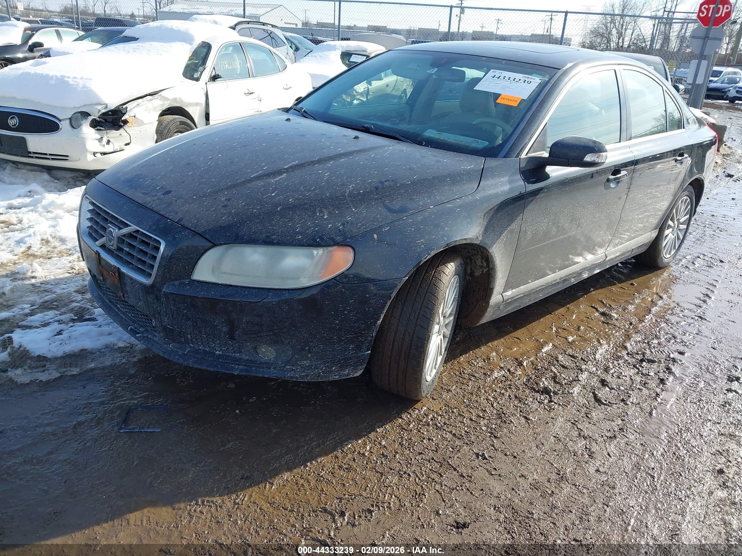 VOLVO S80 image 2