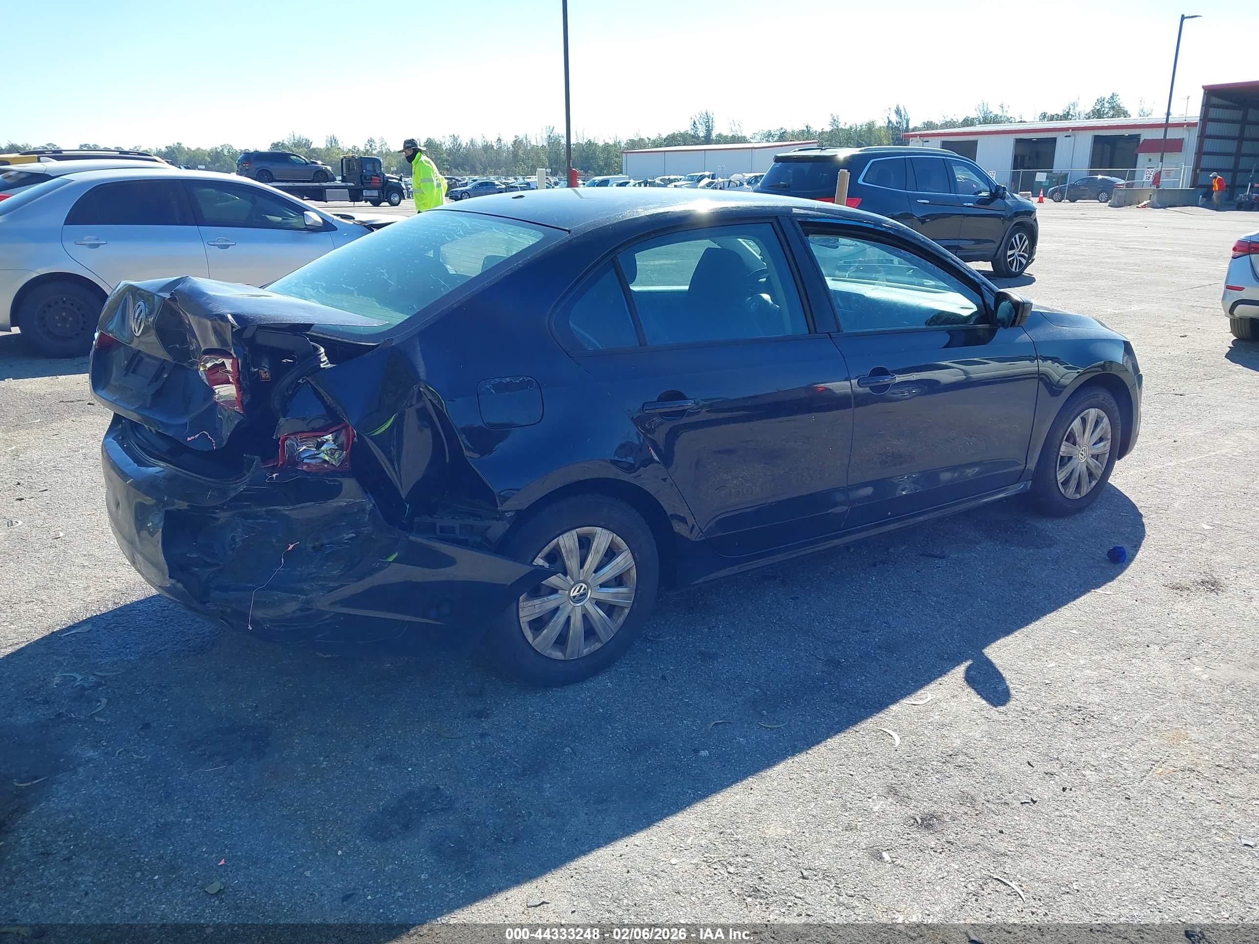 VOLKSWAGEN JETTA image 4