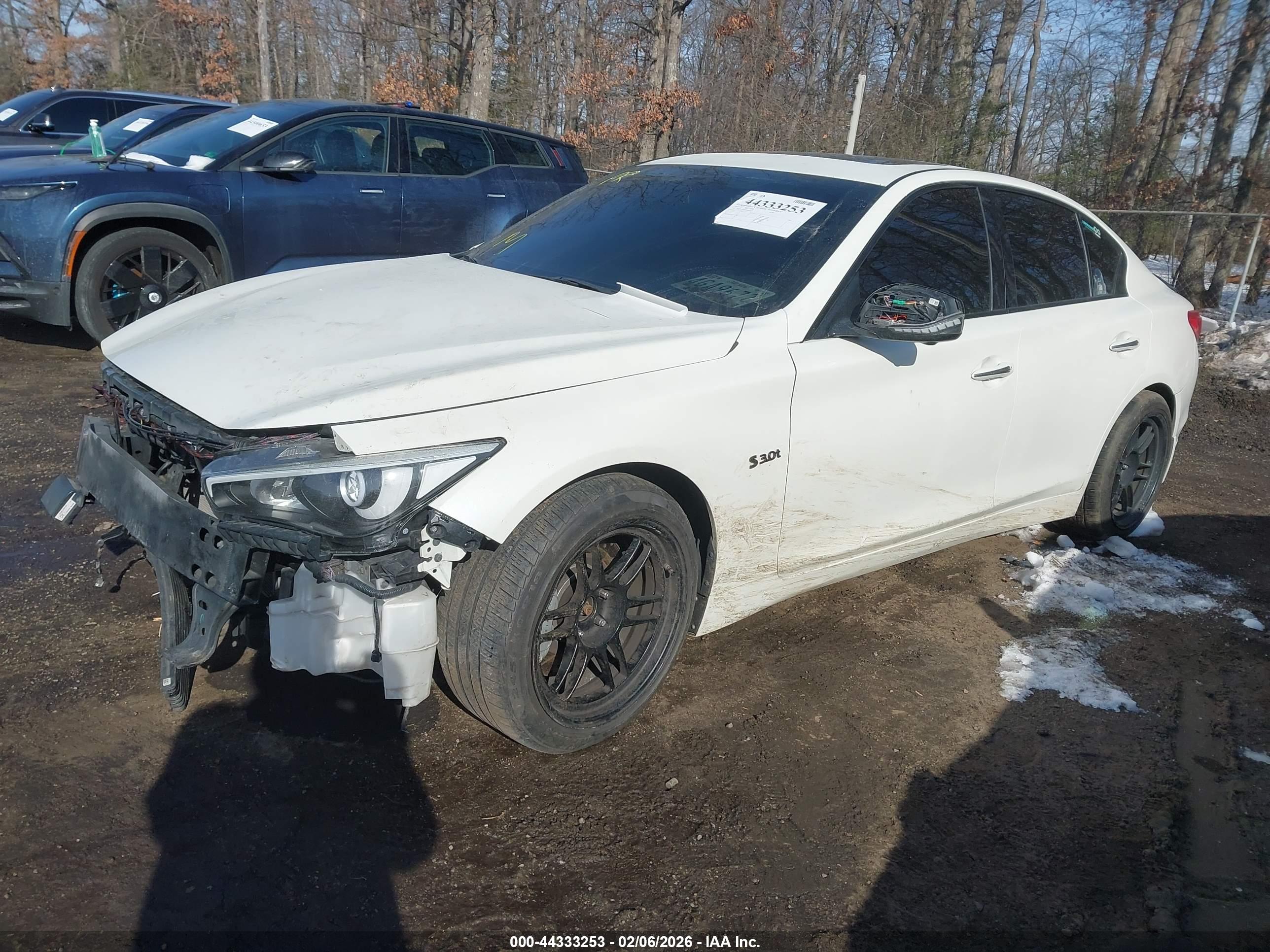 INFINITI Q50 image 2