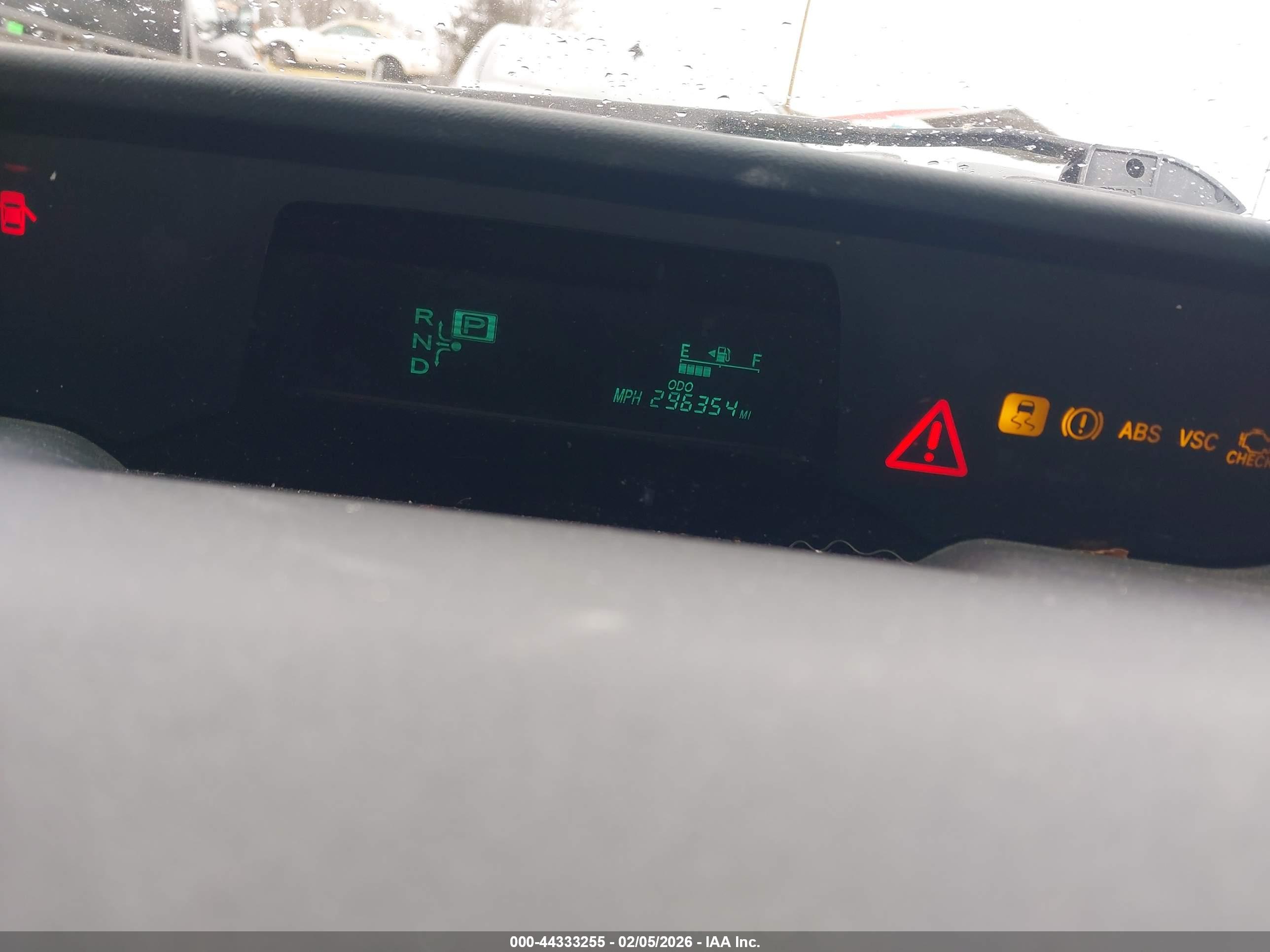 TOYOTA PRIUS image 7