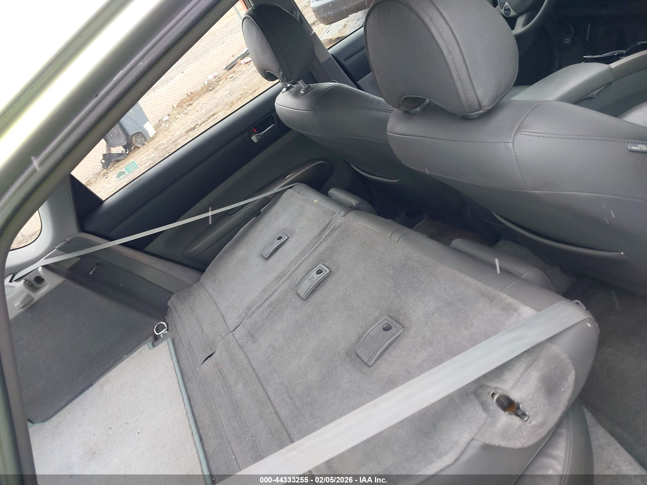 TOYOTA PRIUS image 8
