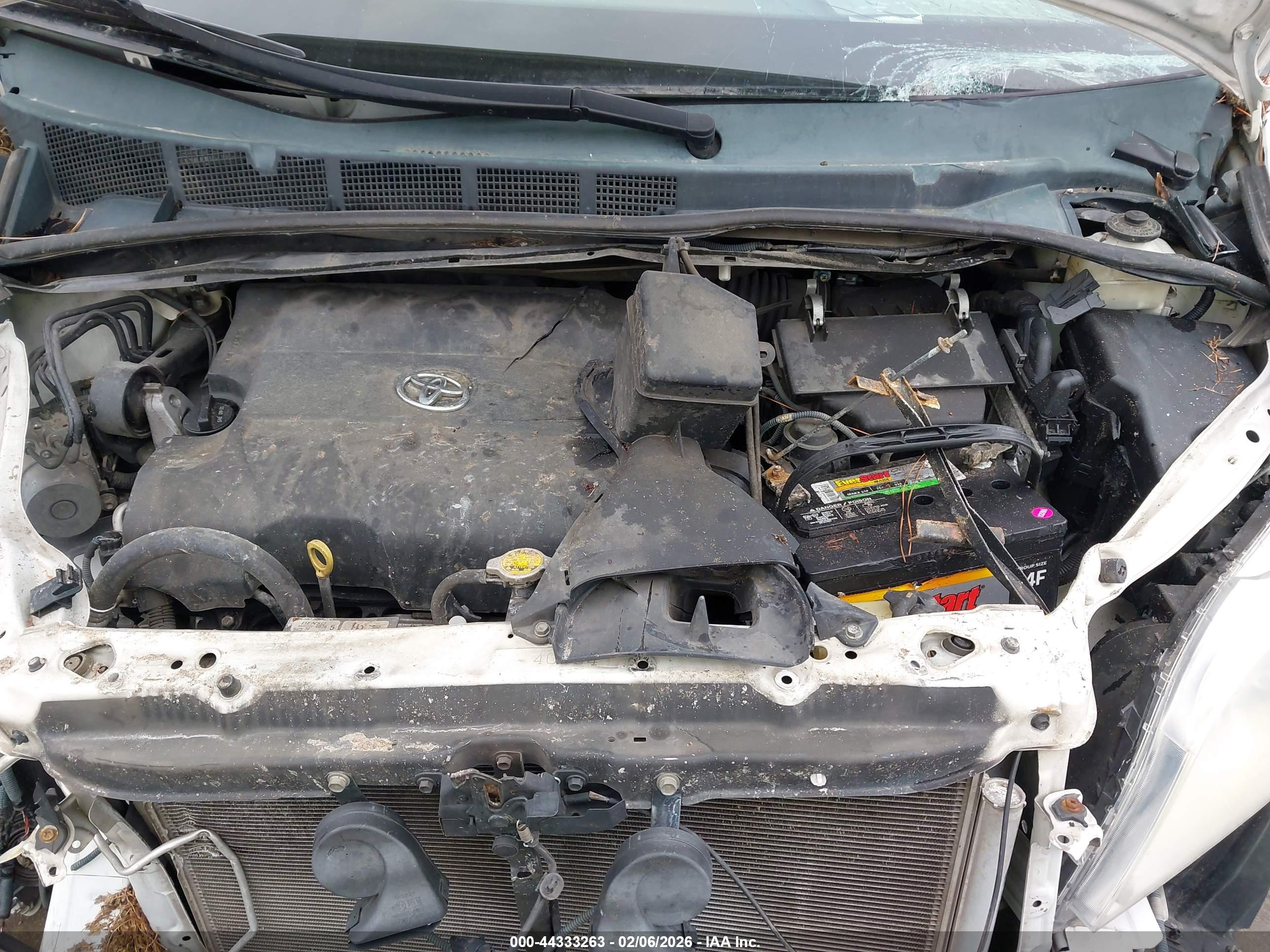 TOYOTA SIENNA image 10