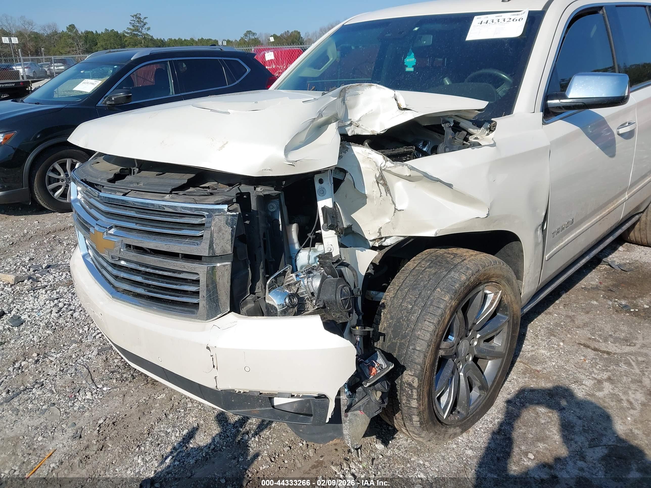 CHEVROLET TAHOE image 6