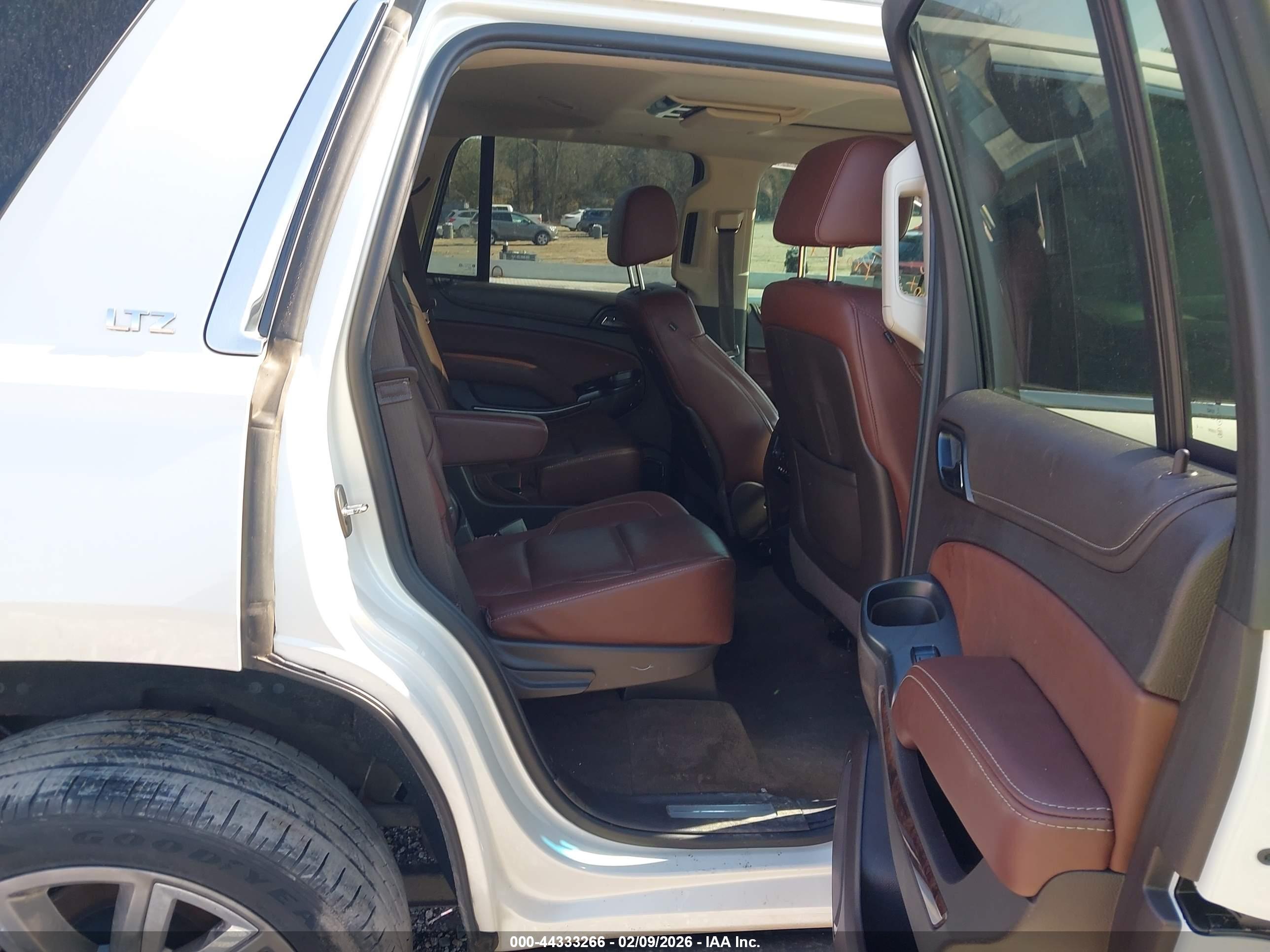 CHEVROLET TAHOE image 8