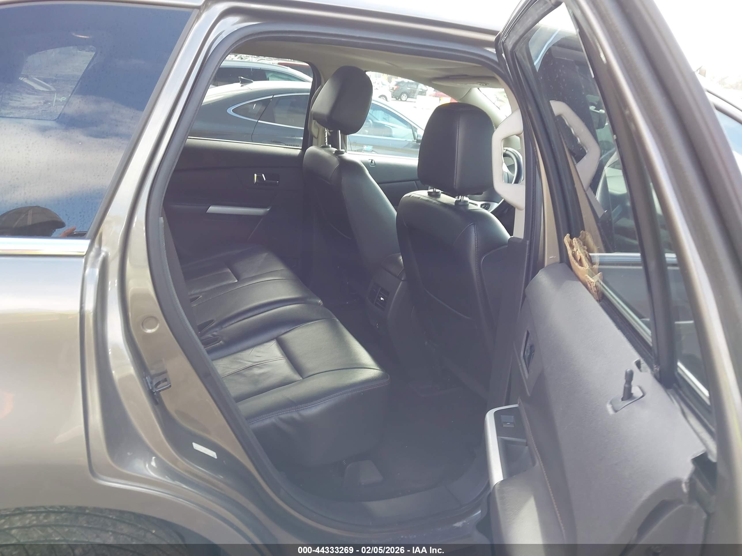 FORD EDGE image 8