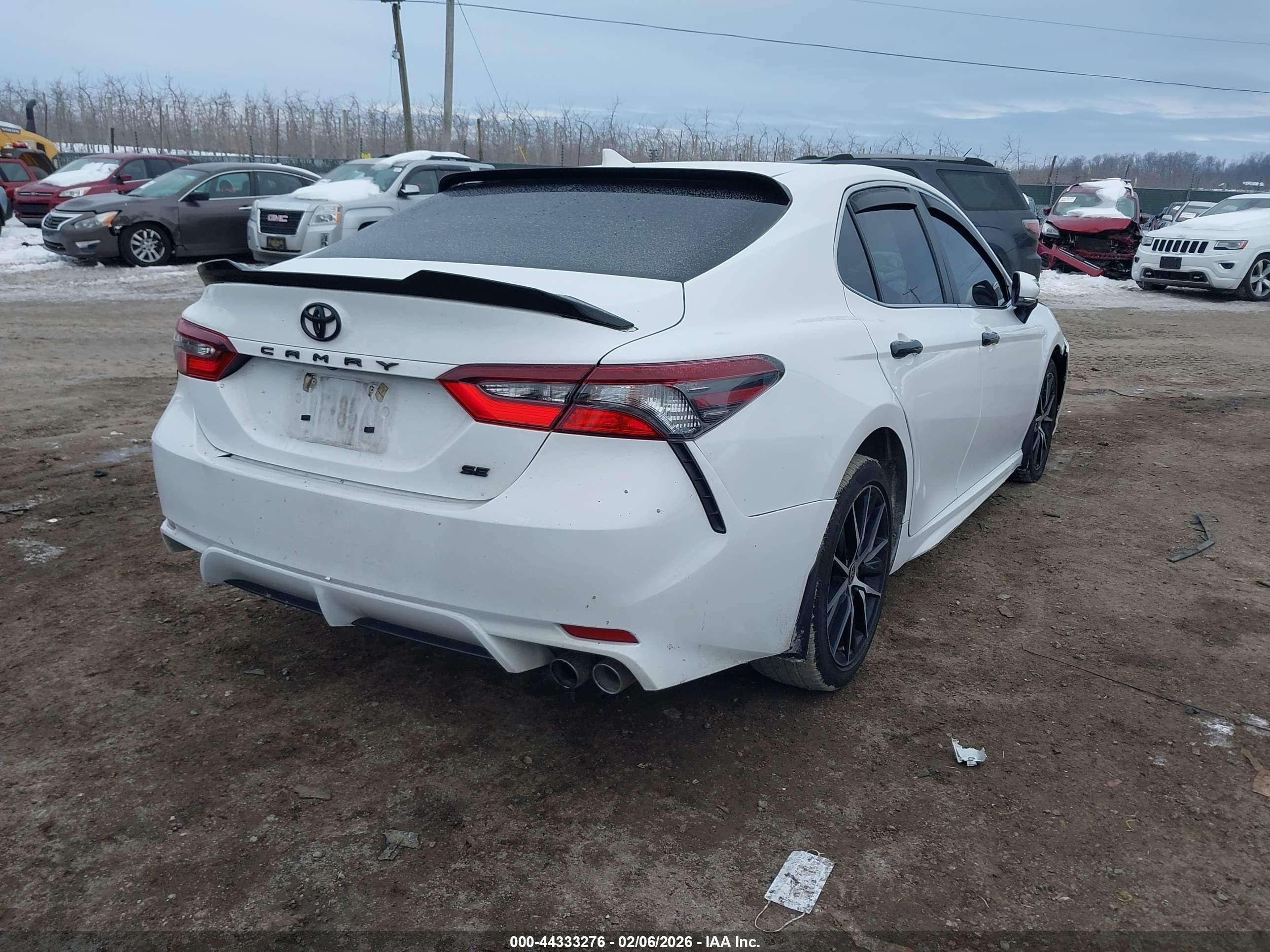 TOYOTA CAMRY image 4