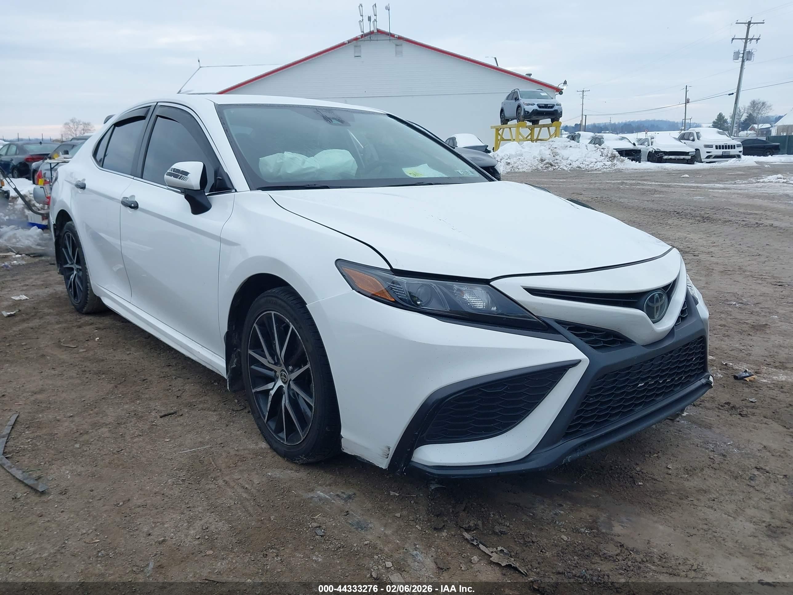 TOYOTA CAMRY image 6