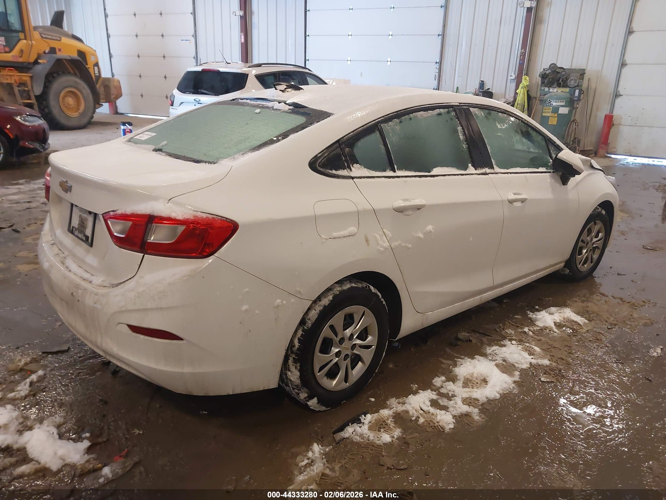 CHEVROLET CRUZE image 4