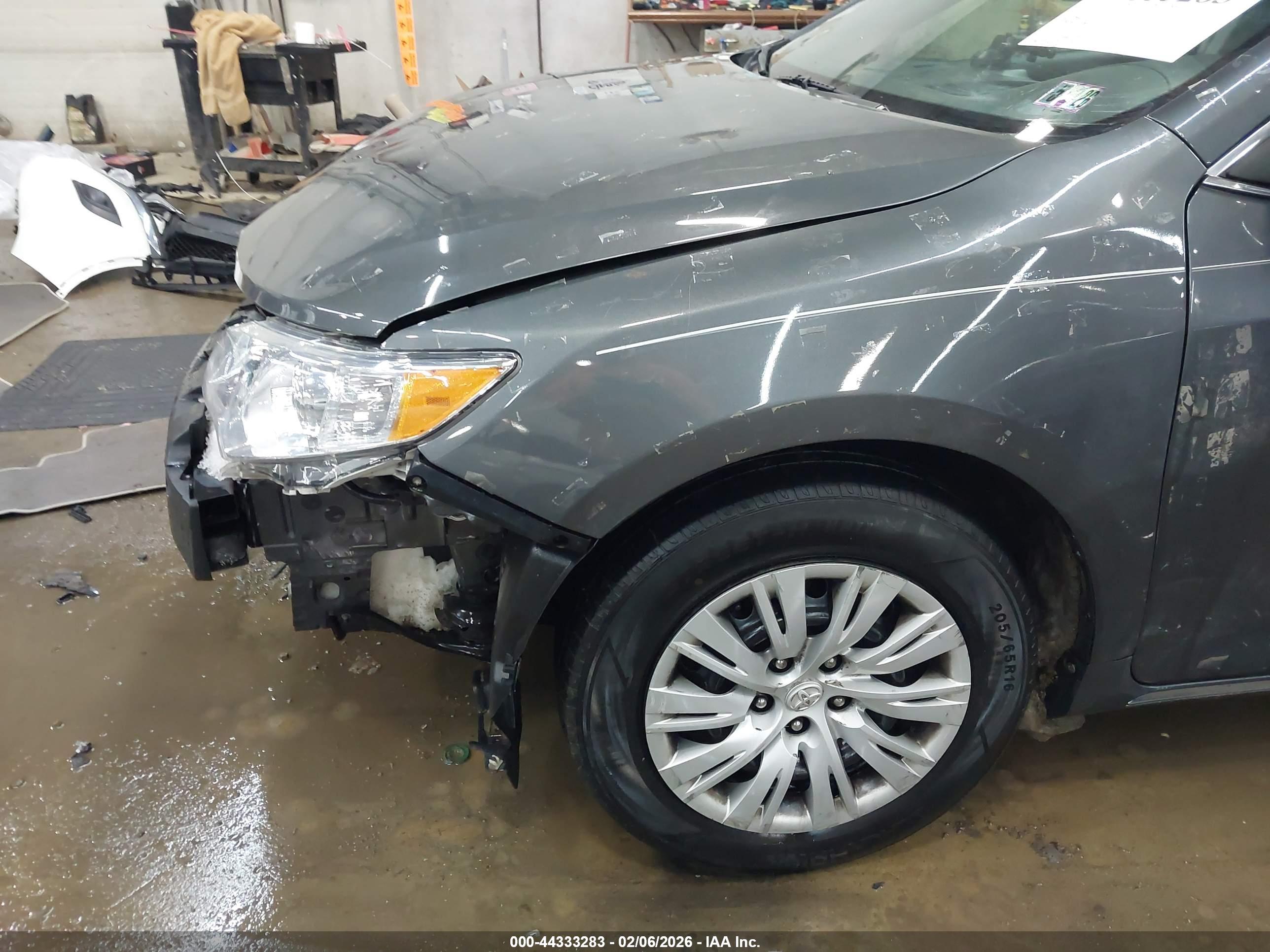 TOYOTA CAMRY image 6