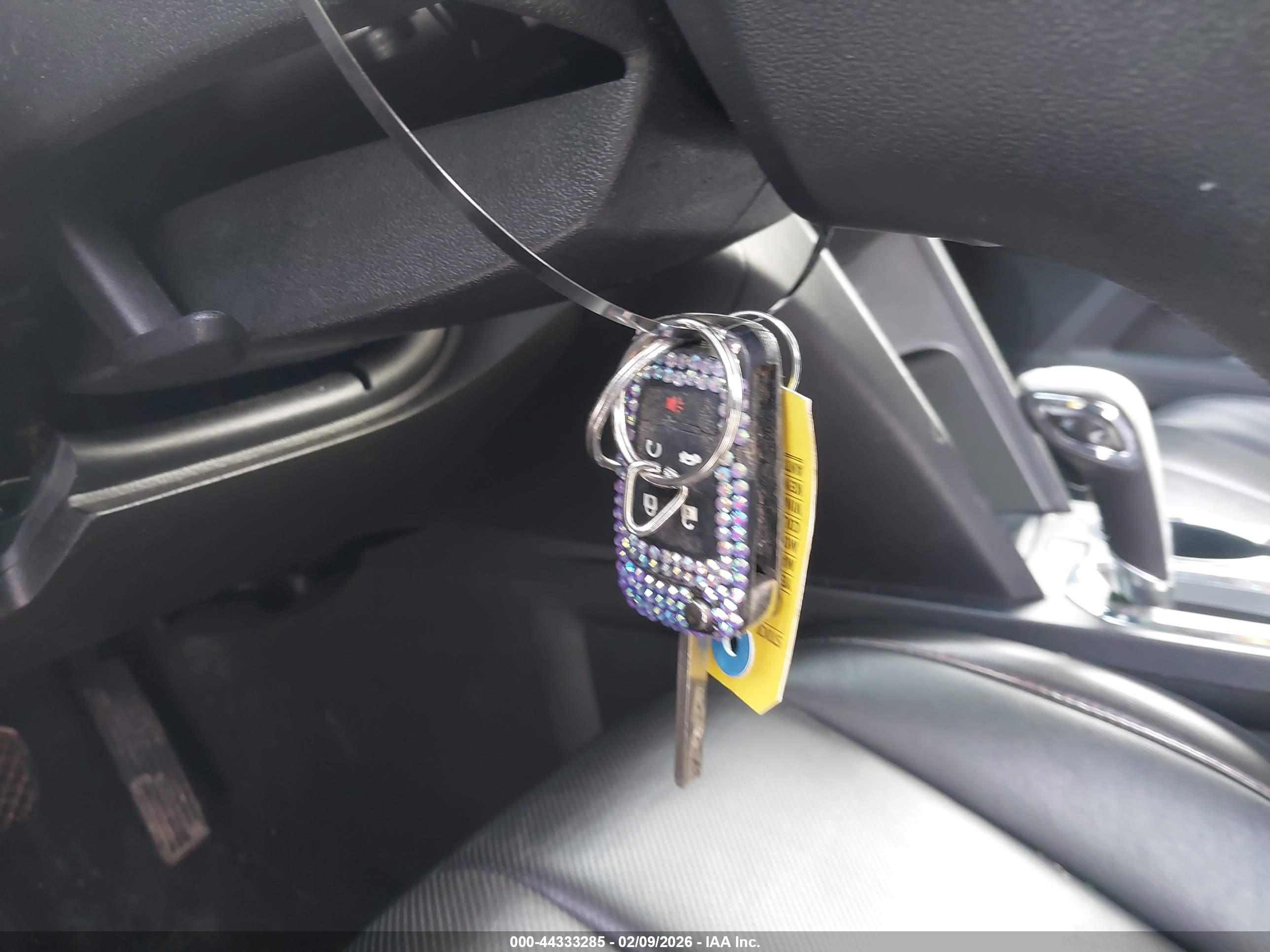 CHEVROLET EQUINOX image 11